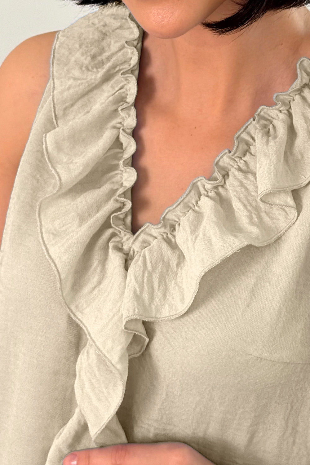 Beige loose dress with ruffle