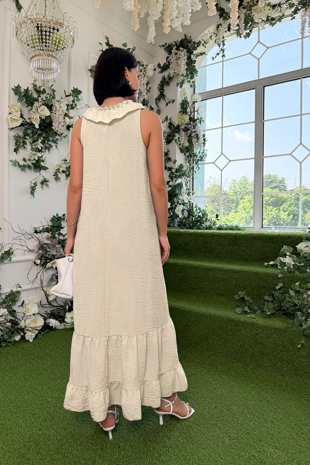 Beige loose dress with ruffle