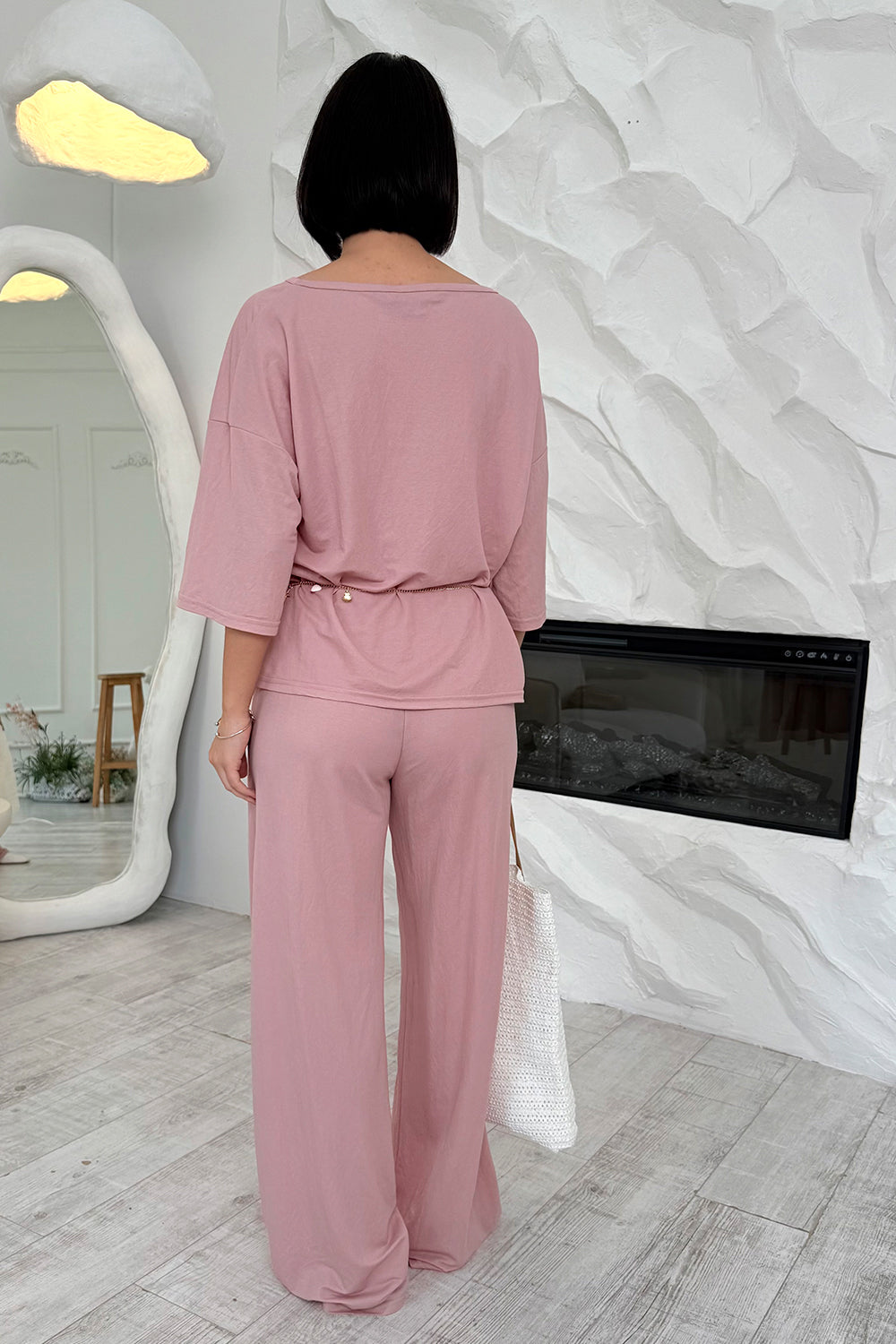 Powdery knitted suit