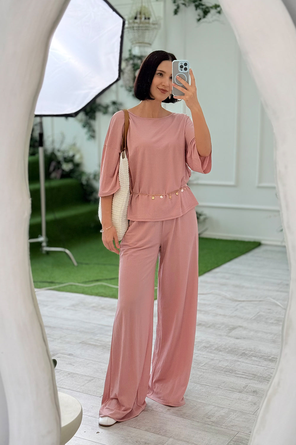 Powdery knitted suit