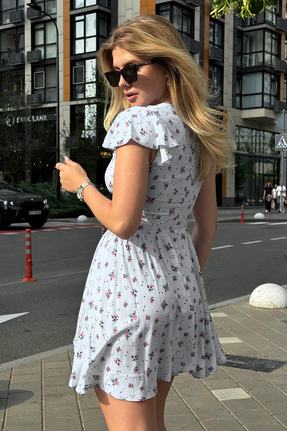 Milky fitted dress with cap sleeves