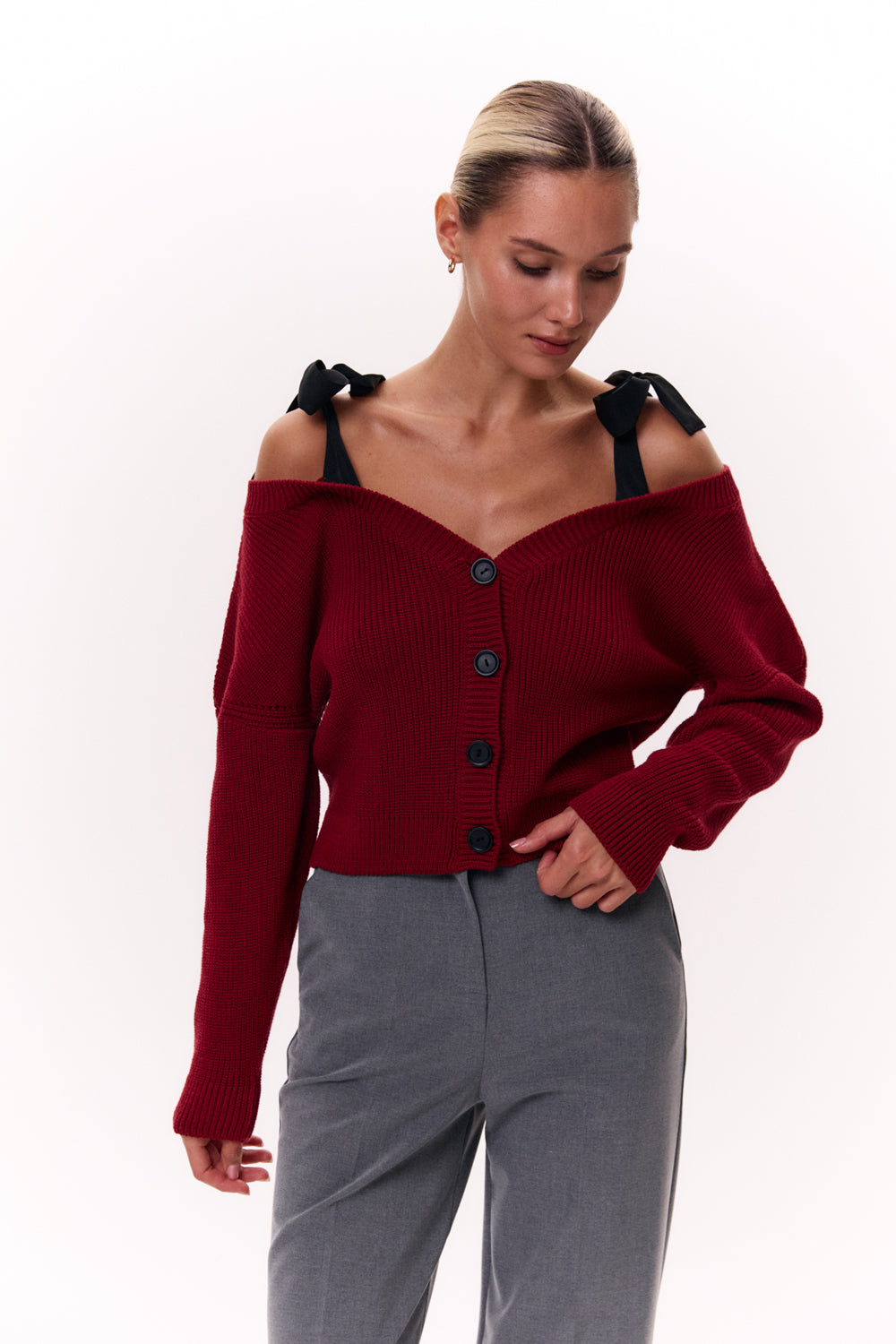 Burgundy knitted cardigan with shoulder straps