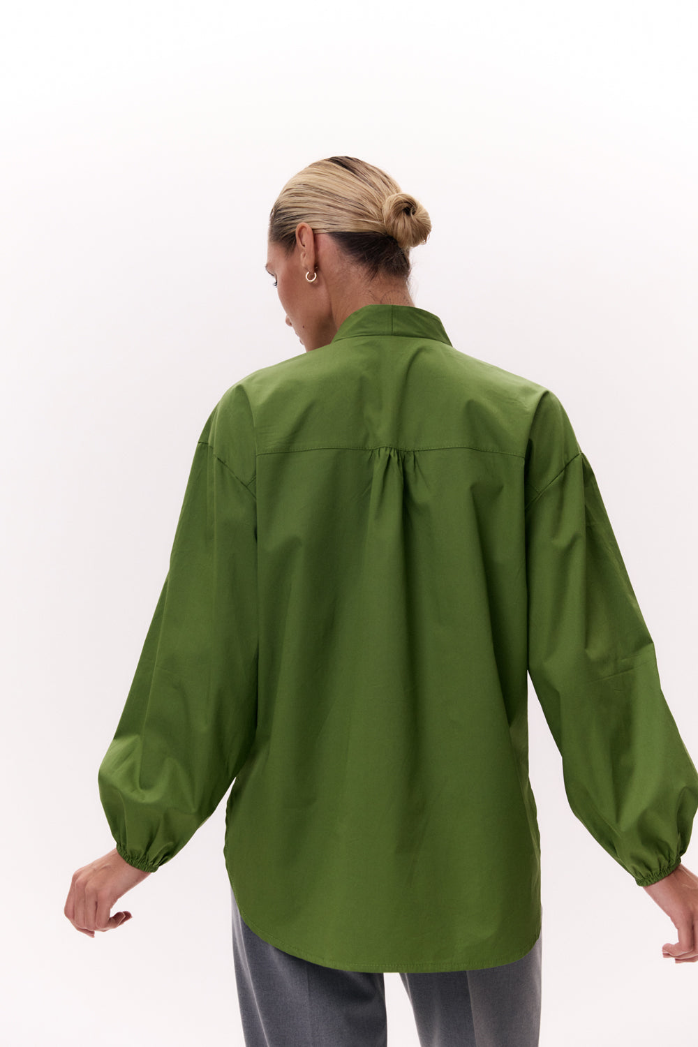 Green shirt with a one-piece stand-up collar