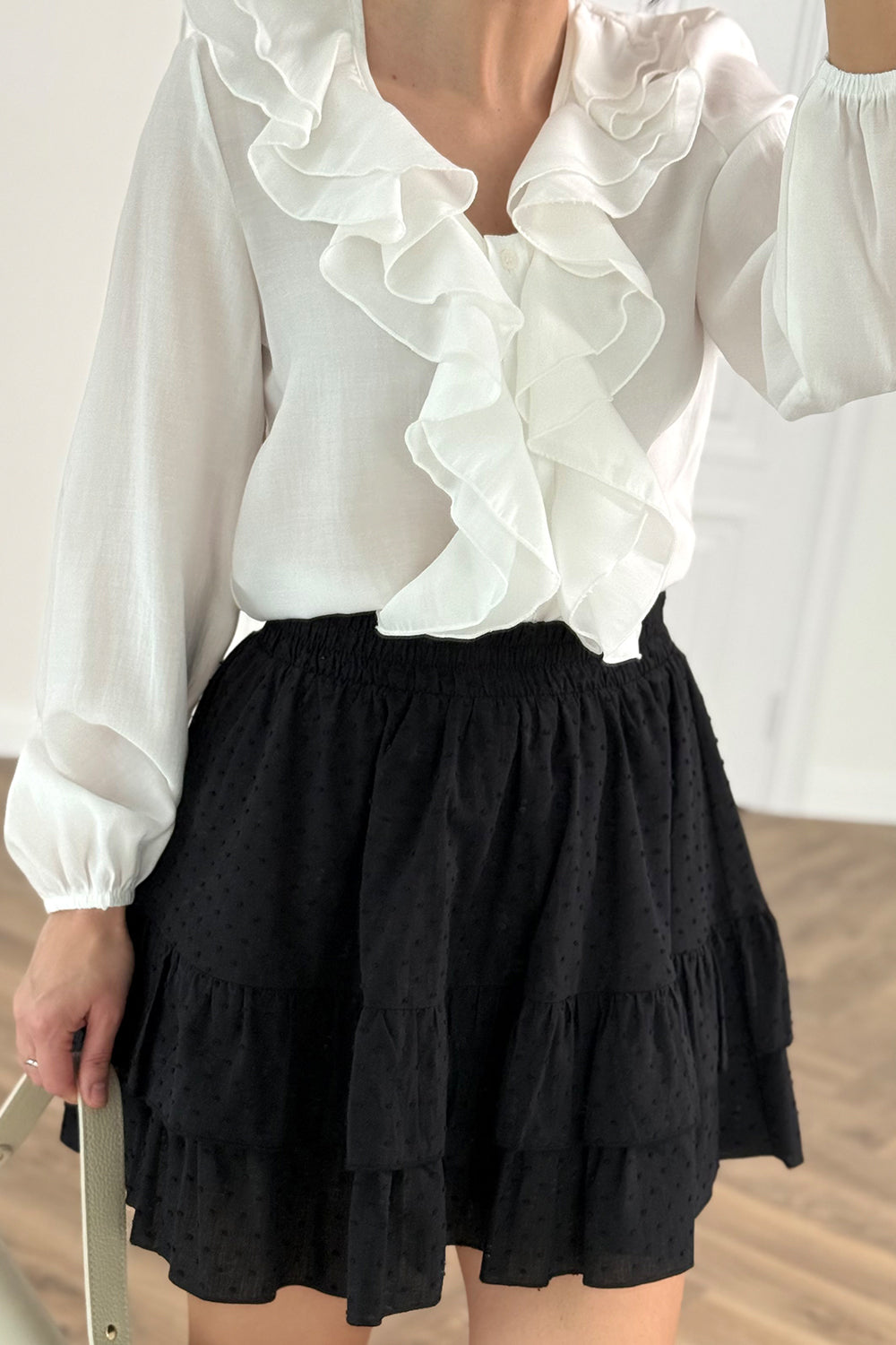 Milk blouse with double ruffles