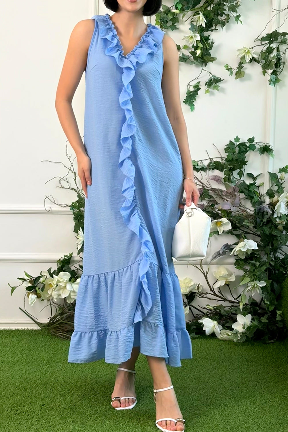 Blue loose dress with ruffles