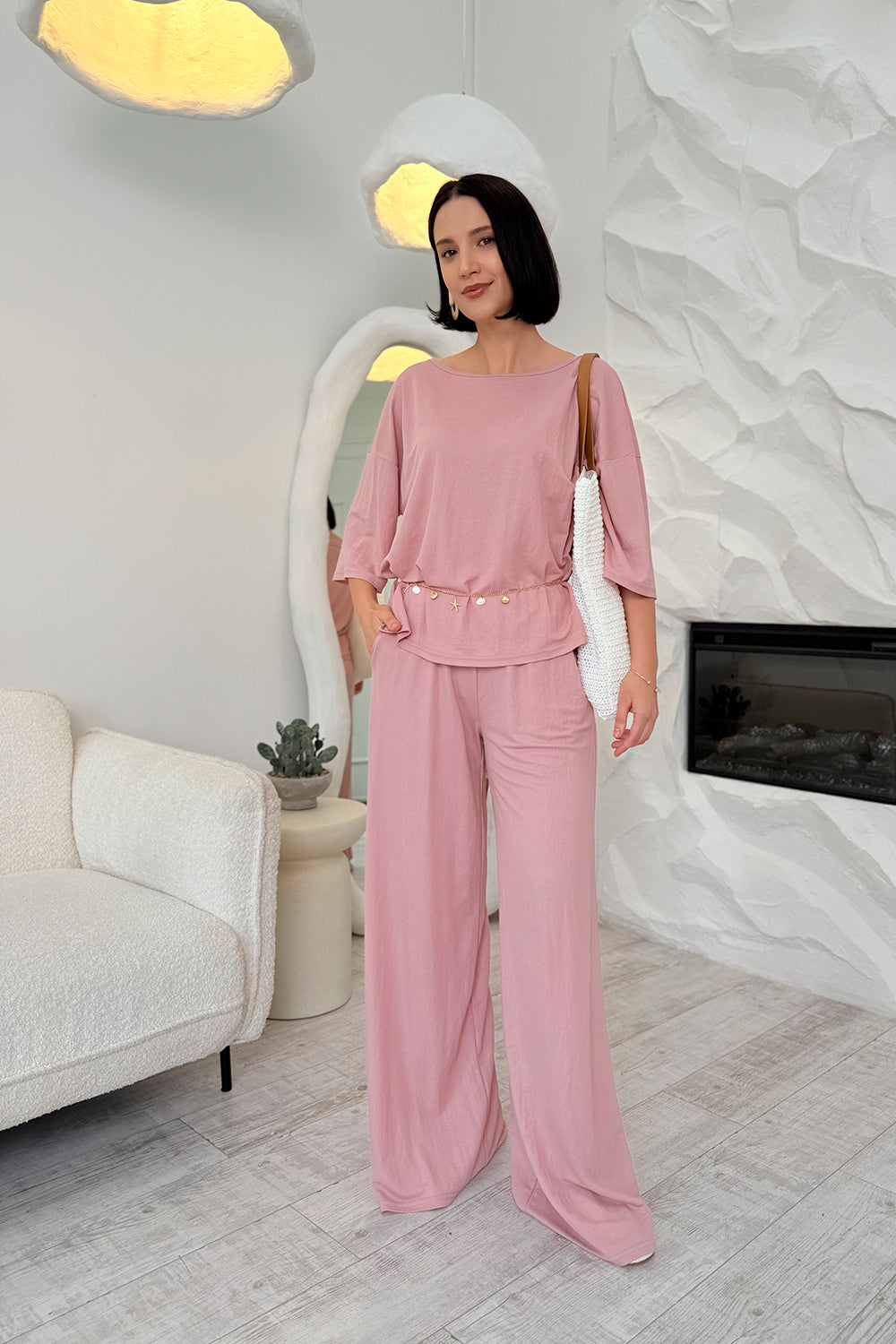 Powdery knitted suit