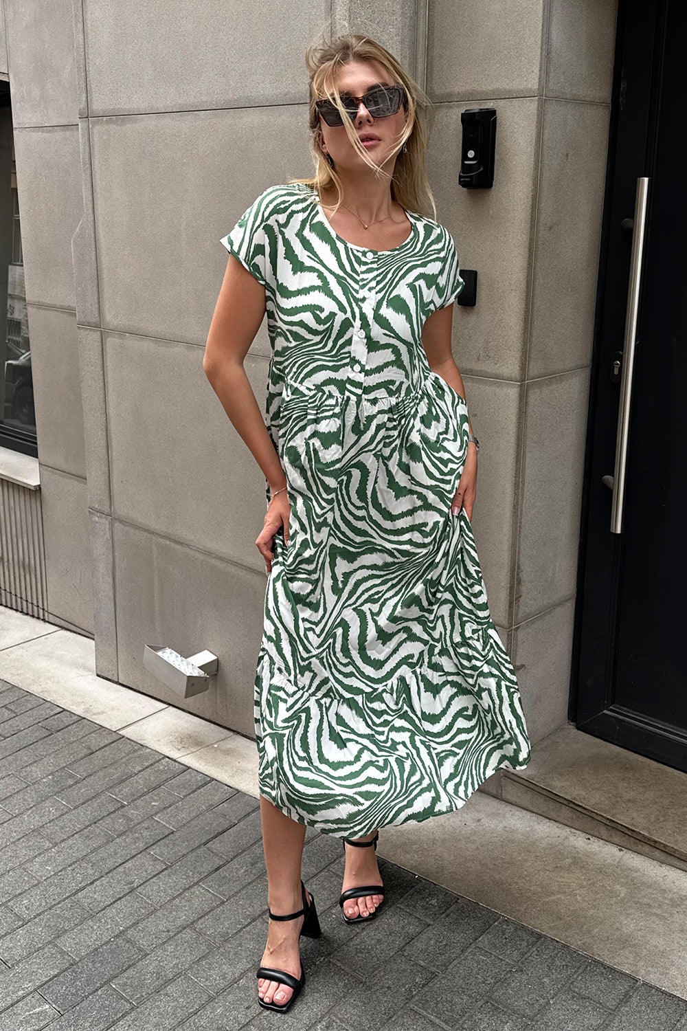 Green scoop neck midi dress