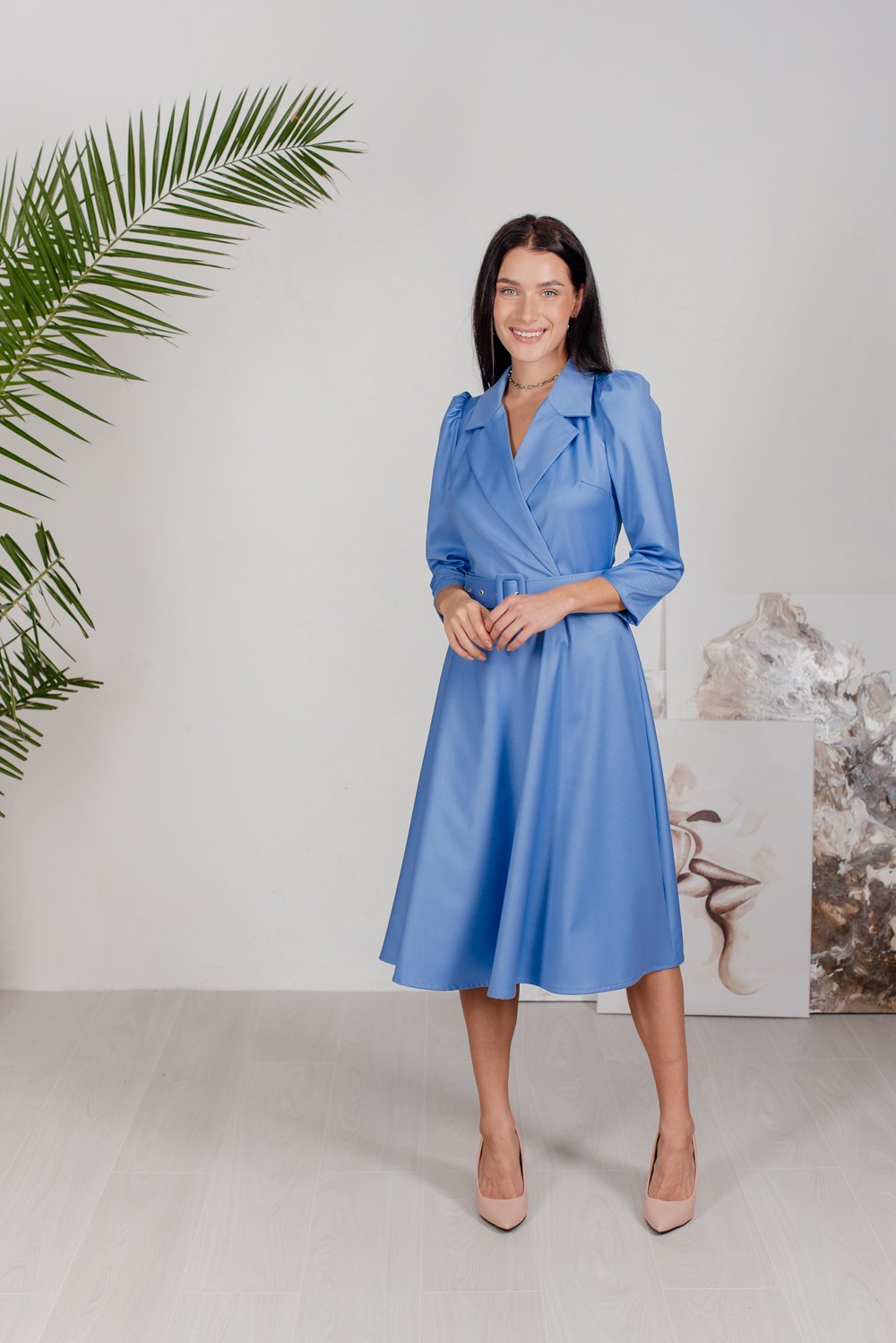 Robe midi bleue à col à carreaux