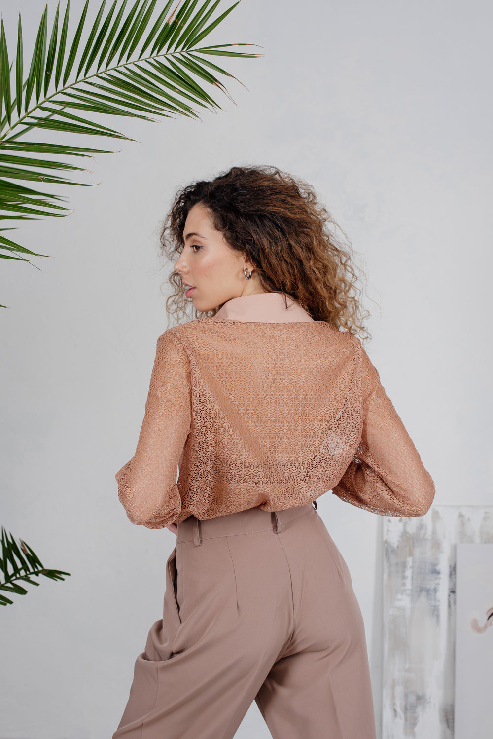 Blusa de guipur beige con top