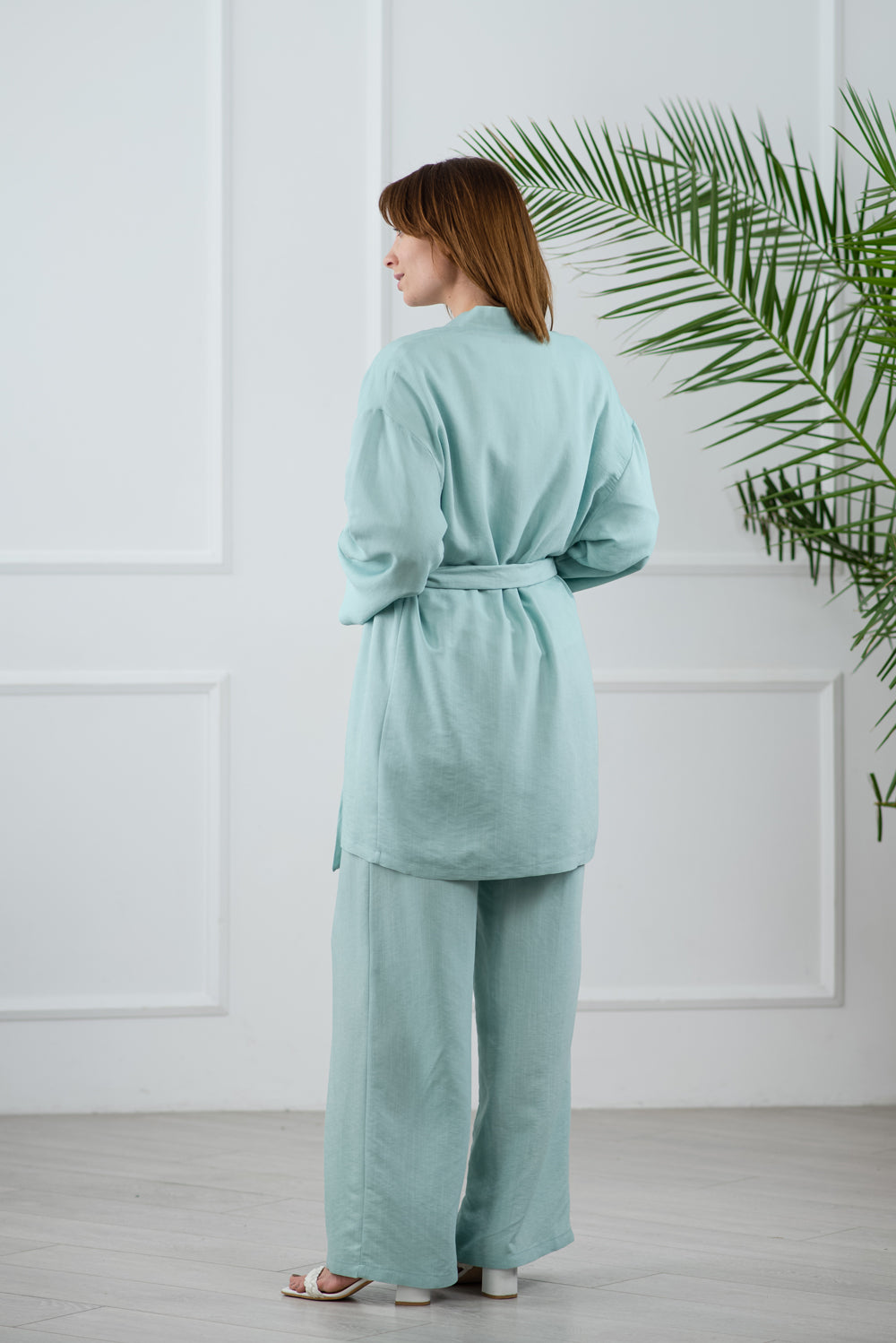 Mint-Kimono-Anzug mit ausgestellten Hosen