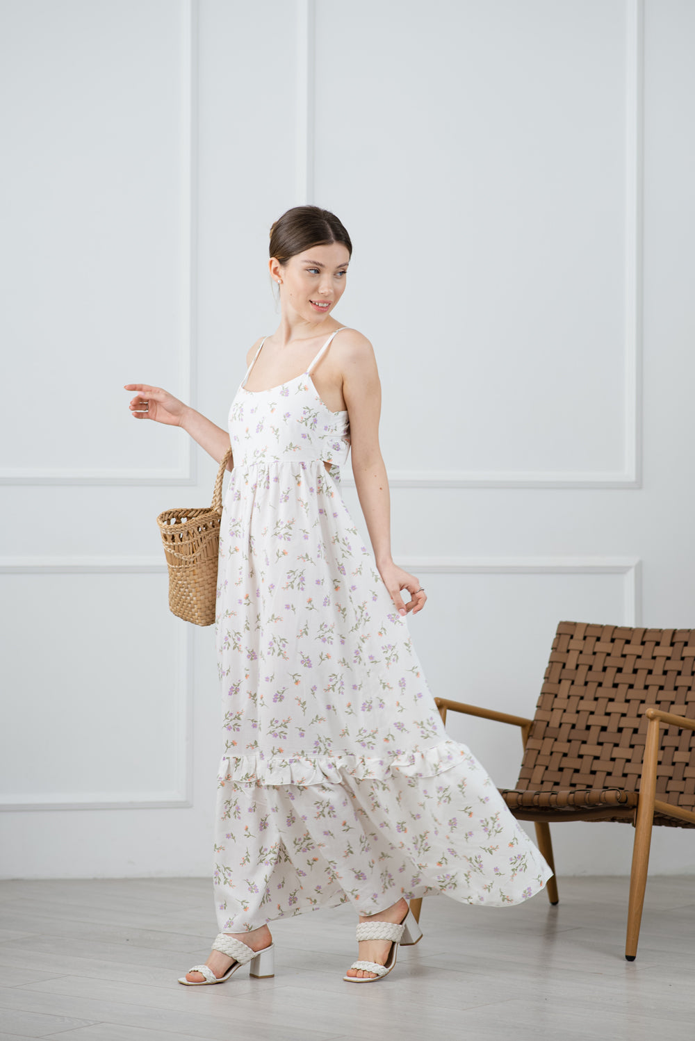 Dairy sundress of a semi-fitted silhouette.