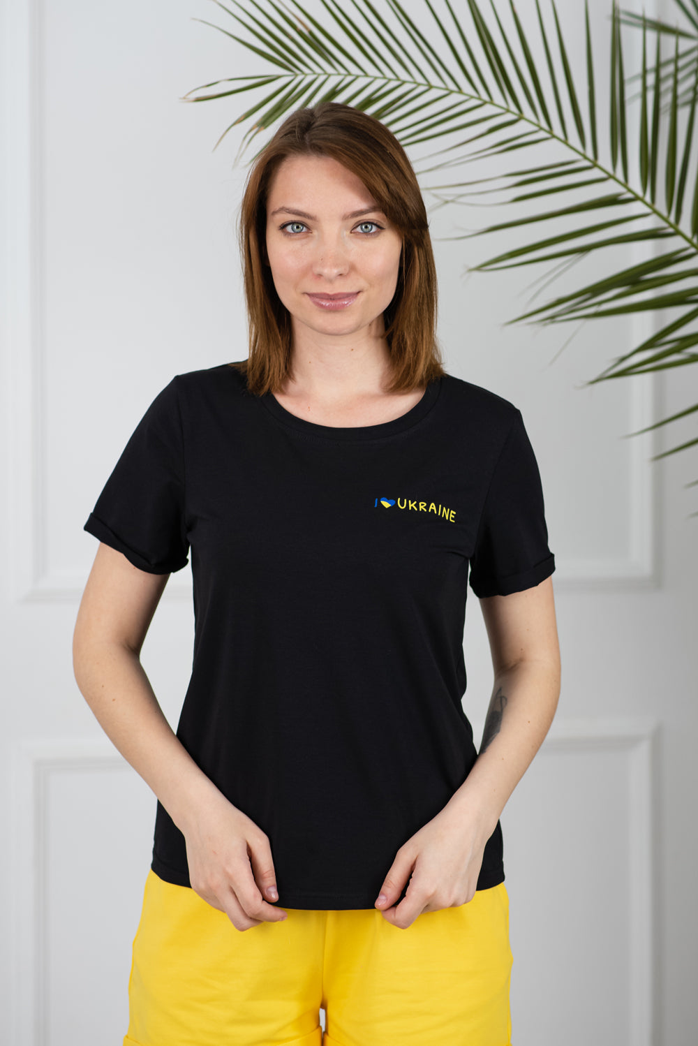 Schwarzes Baumwoll-T-Shirt 'Ukraine'