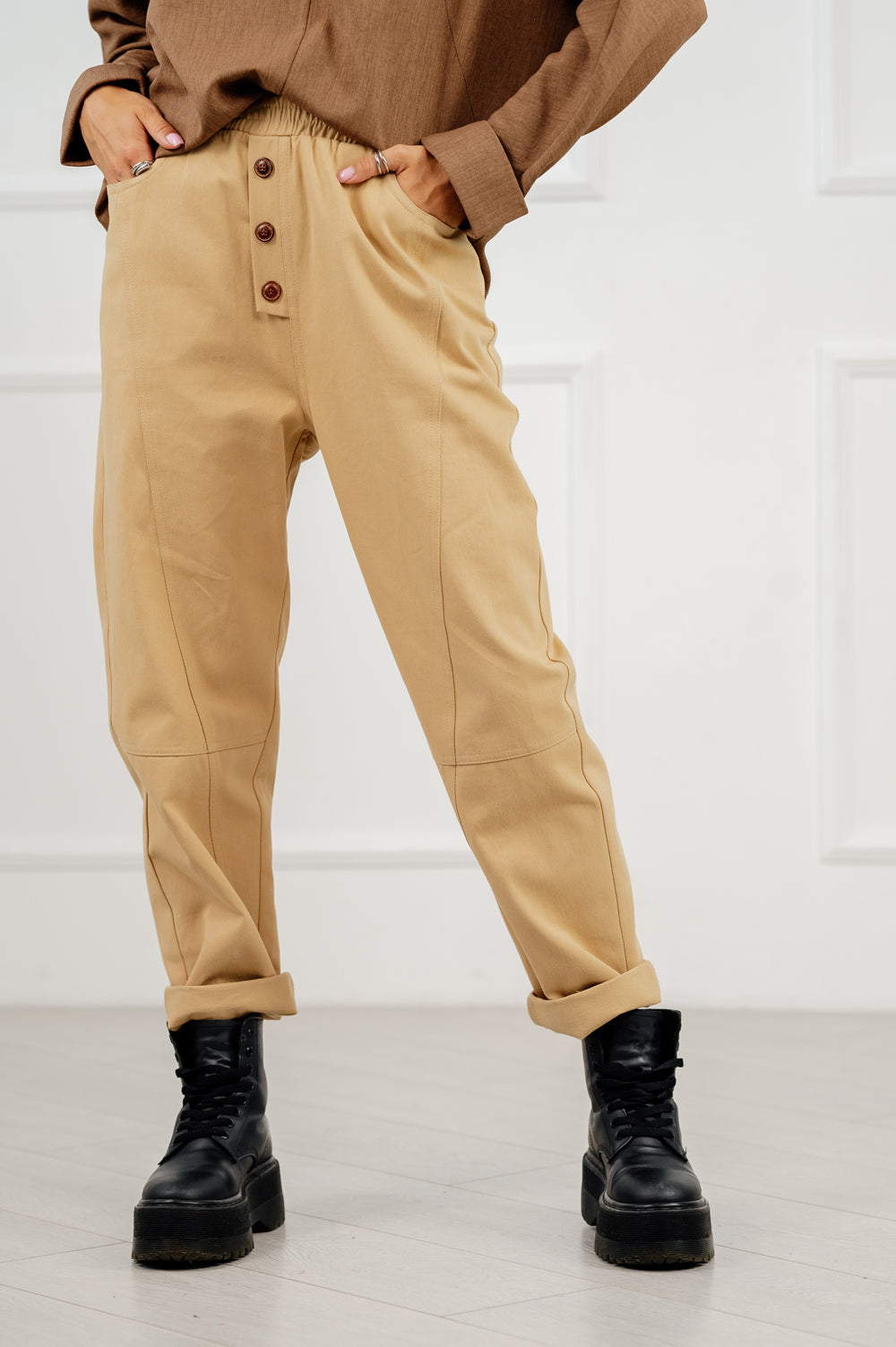 Pantaloni morbidi in beige