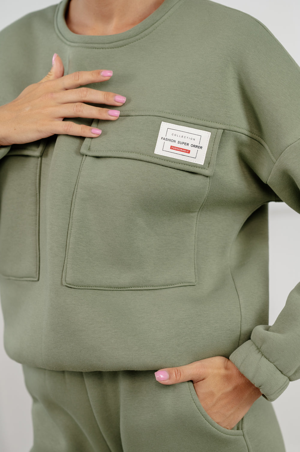 Fleece kurz geschnittenes Sweatshirt in Khaki Farbe