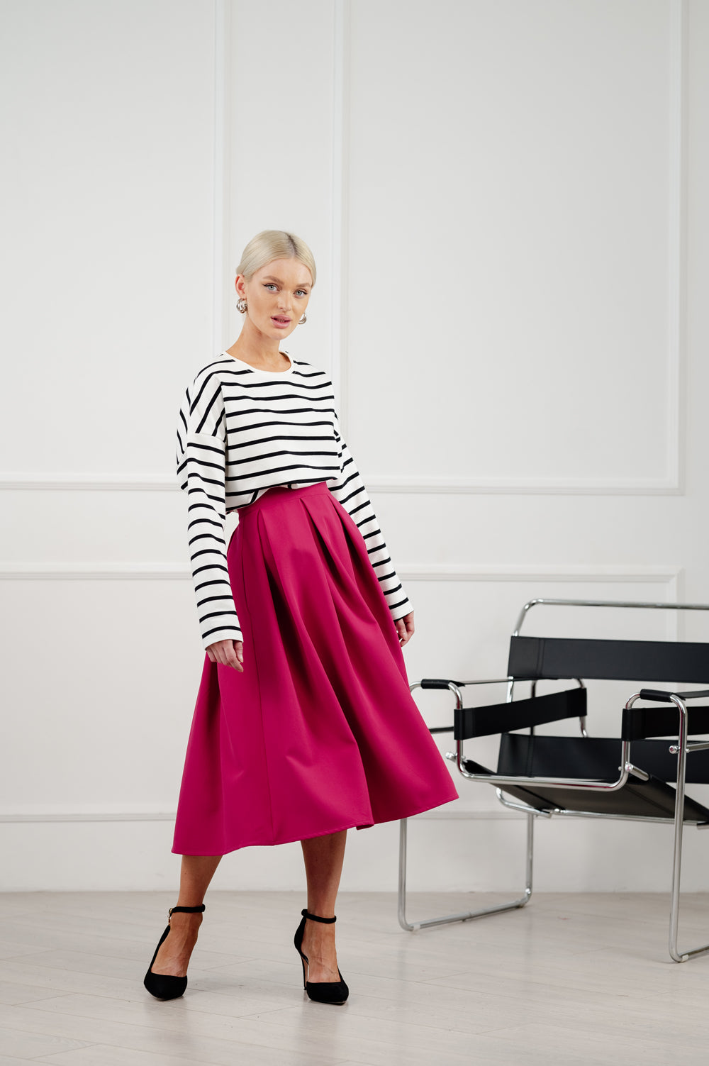 Crimson midi flared skirt with pleats