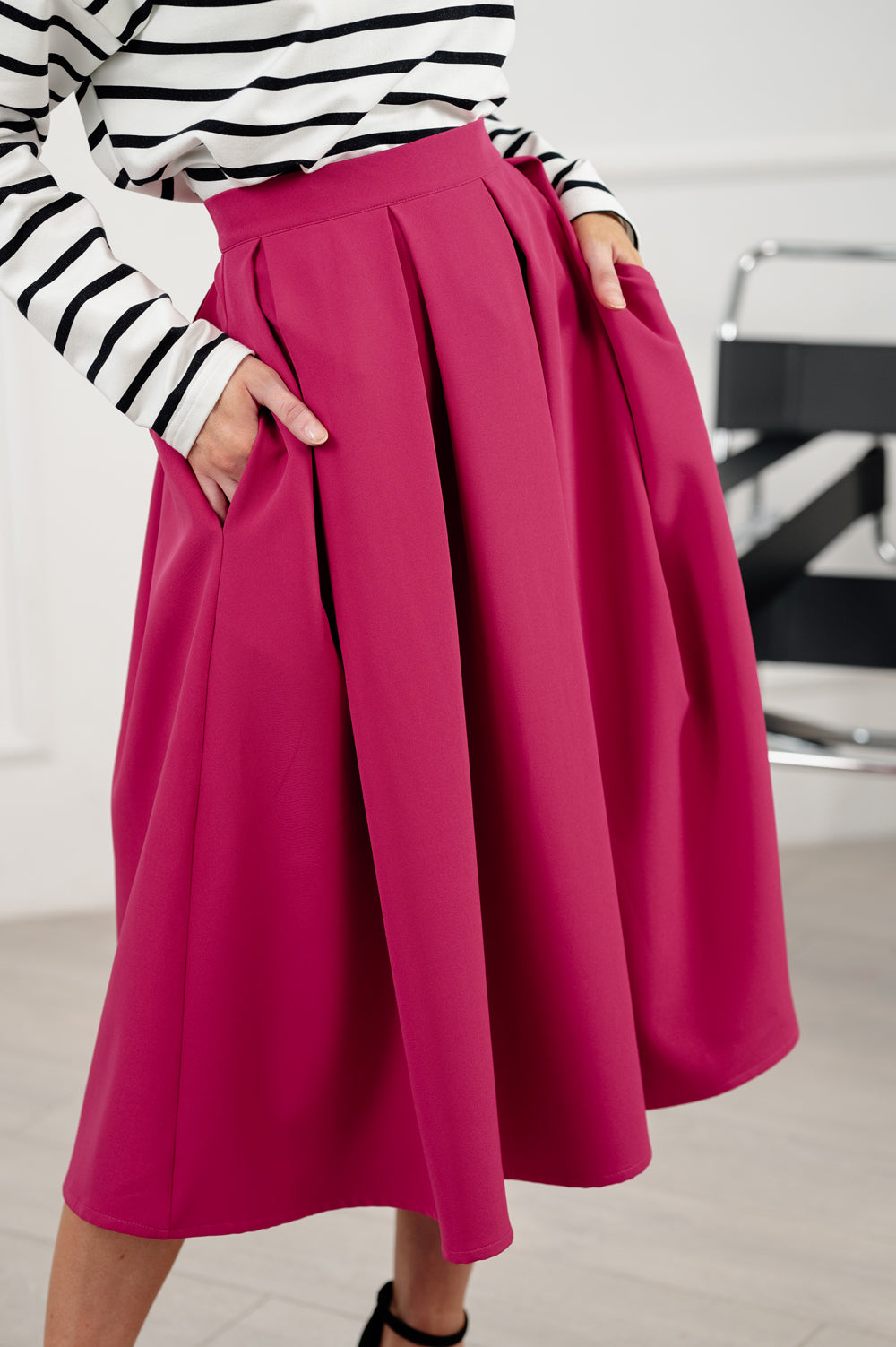 Crimson midi flared skirt with pleats