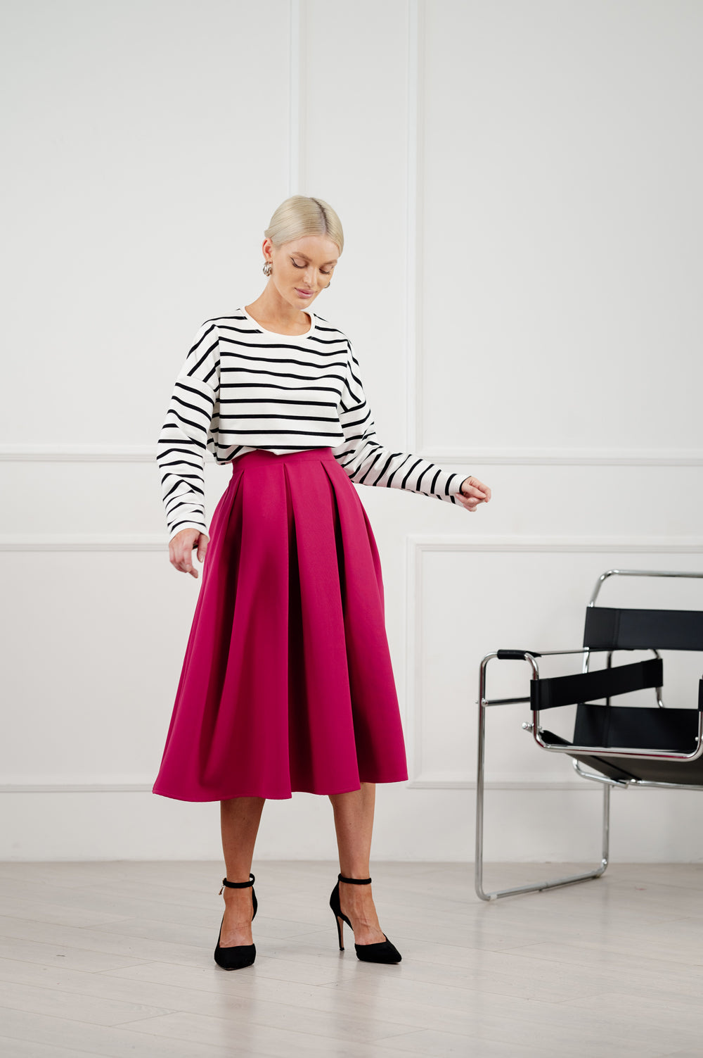 Crimson midi flared skirt with pleats