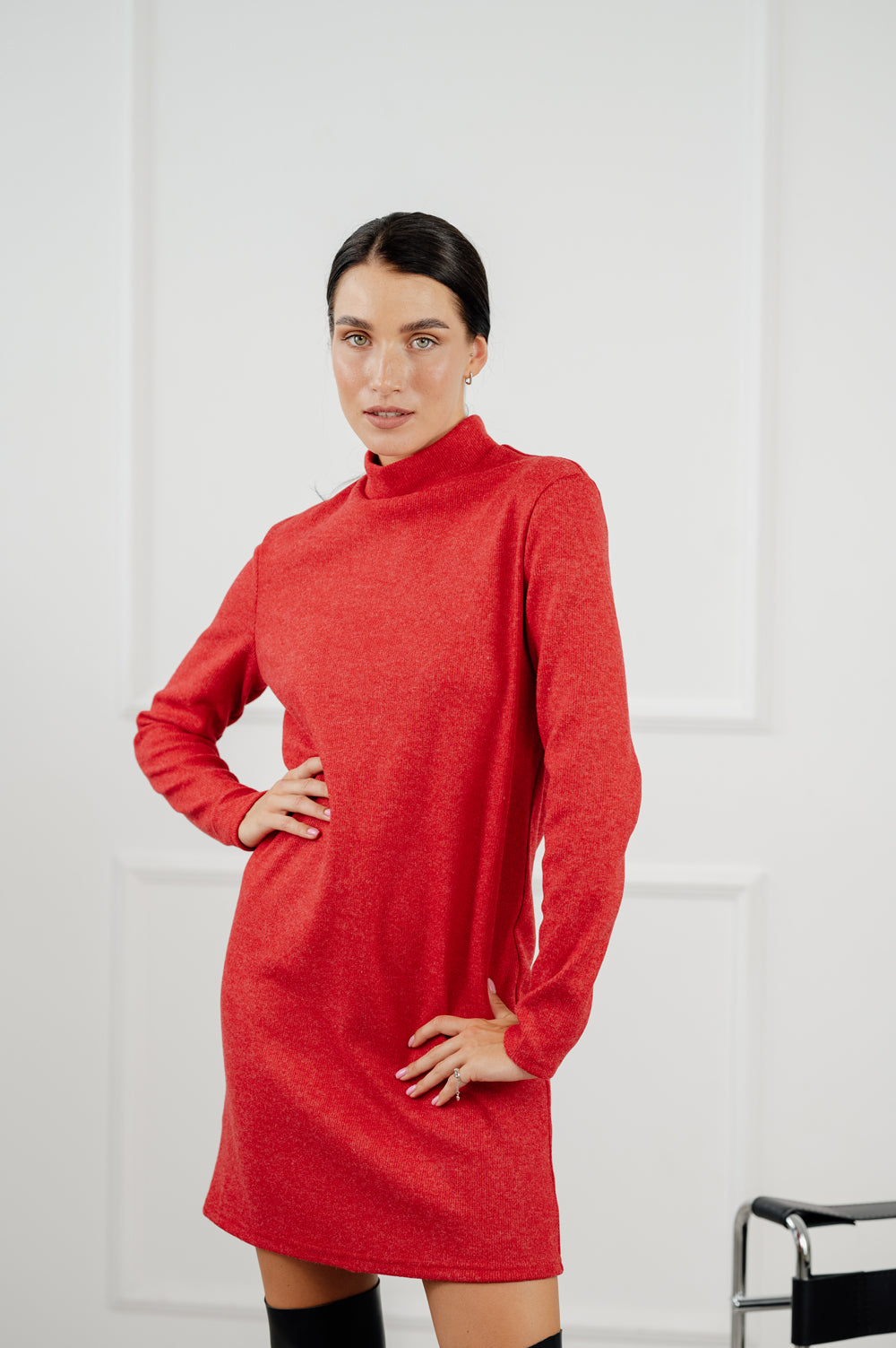 Rotes gerade geschnittenes Mini kleid in Angora.