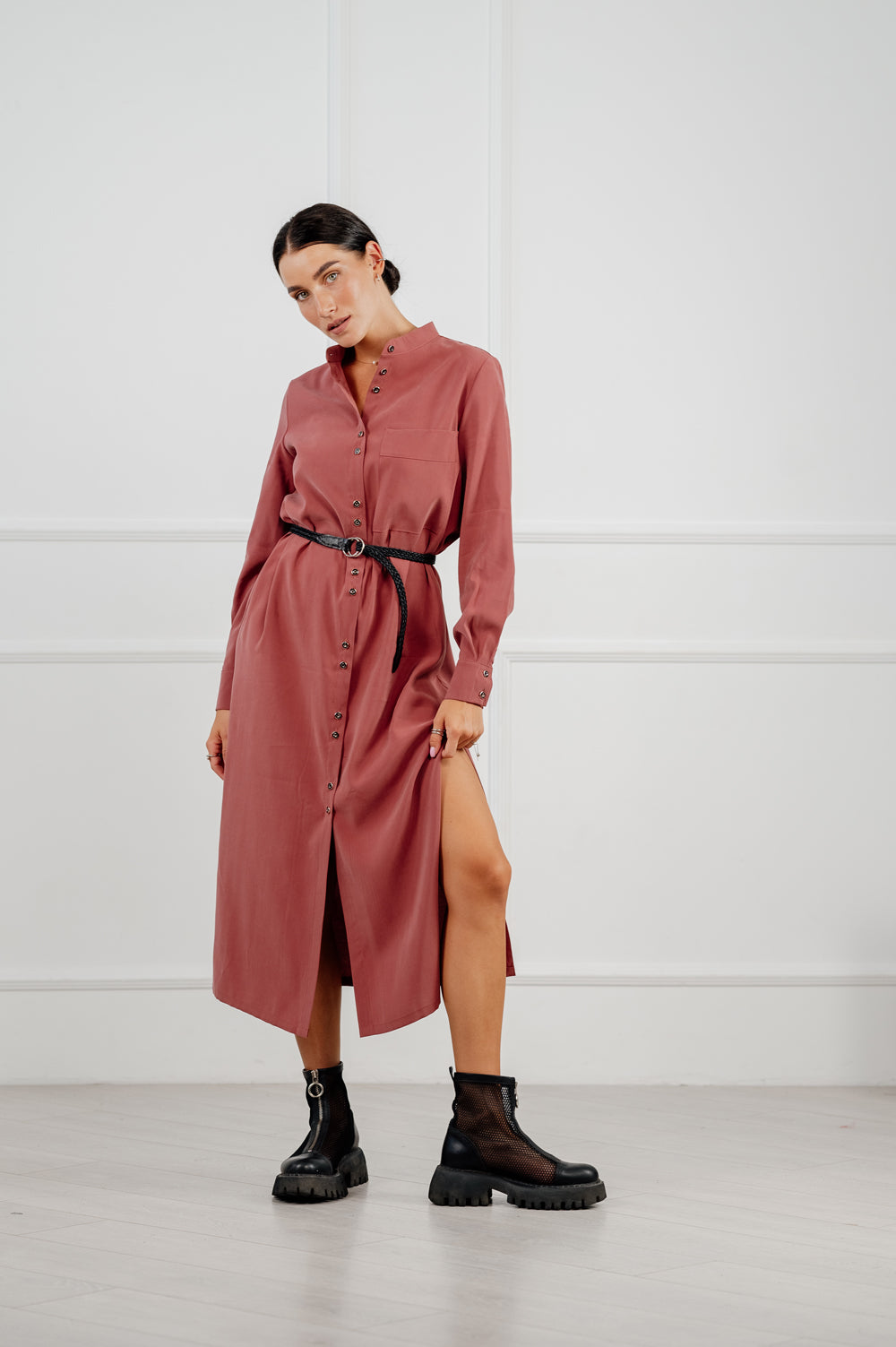 Midi dress in a shade of "salmon" free cut