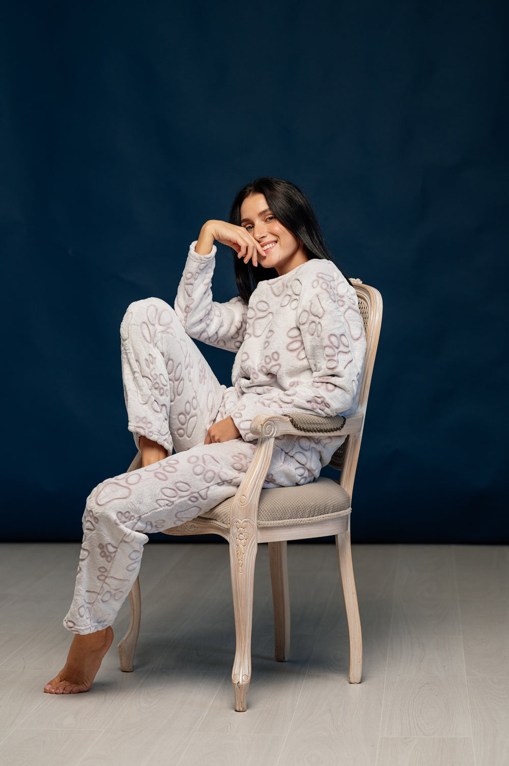 Pijamas acogedores con estampado de corazones