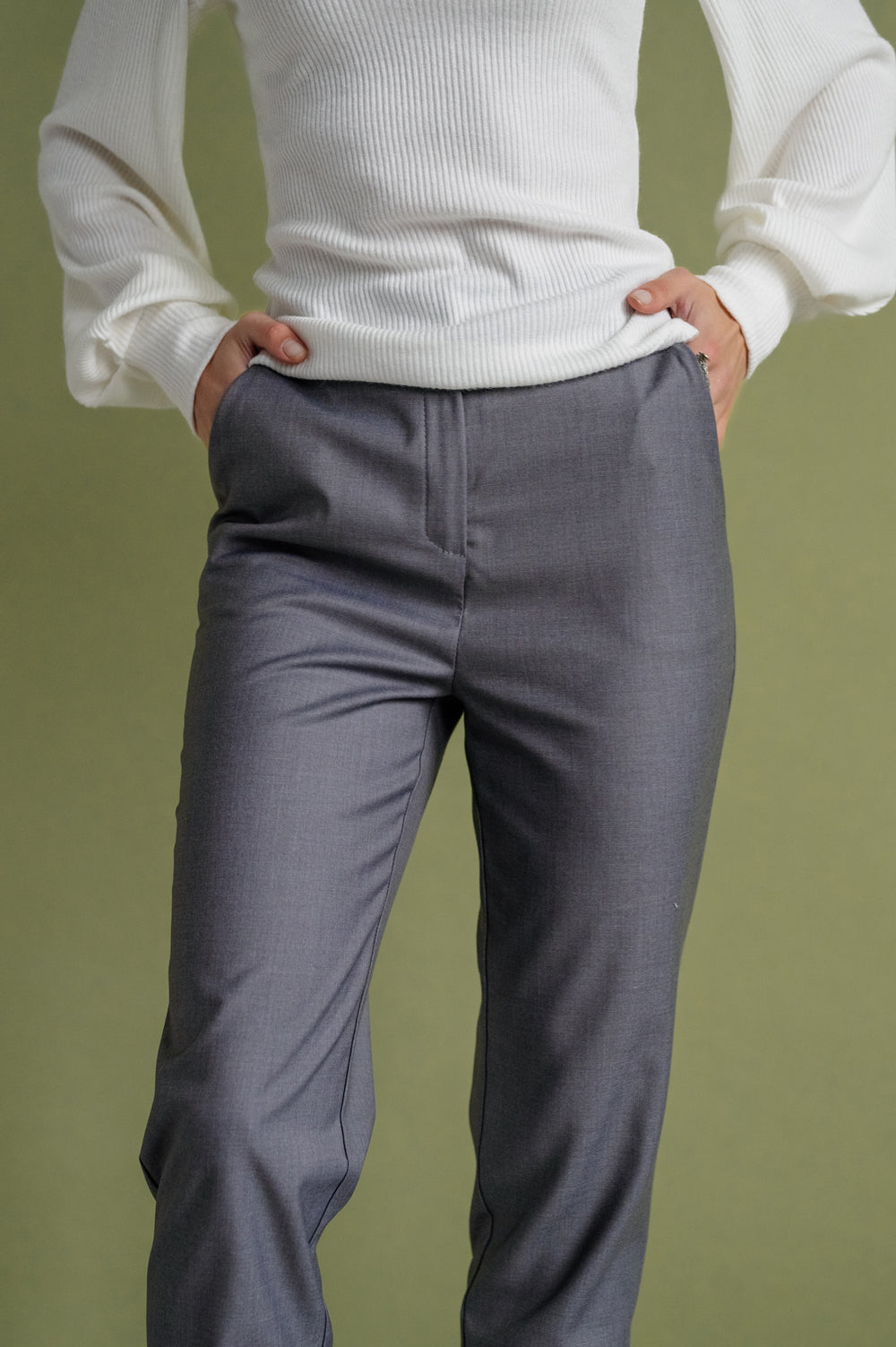 Pantalon gris à carreaux