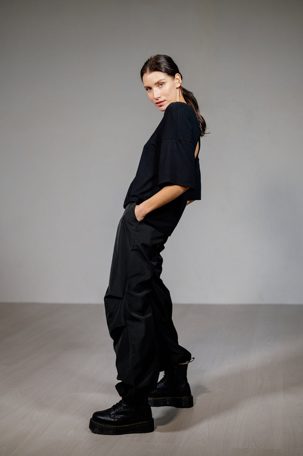 Oversize black cargo pants