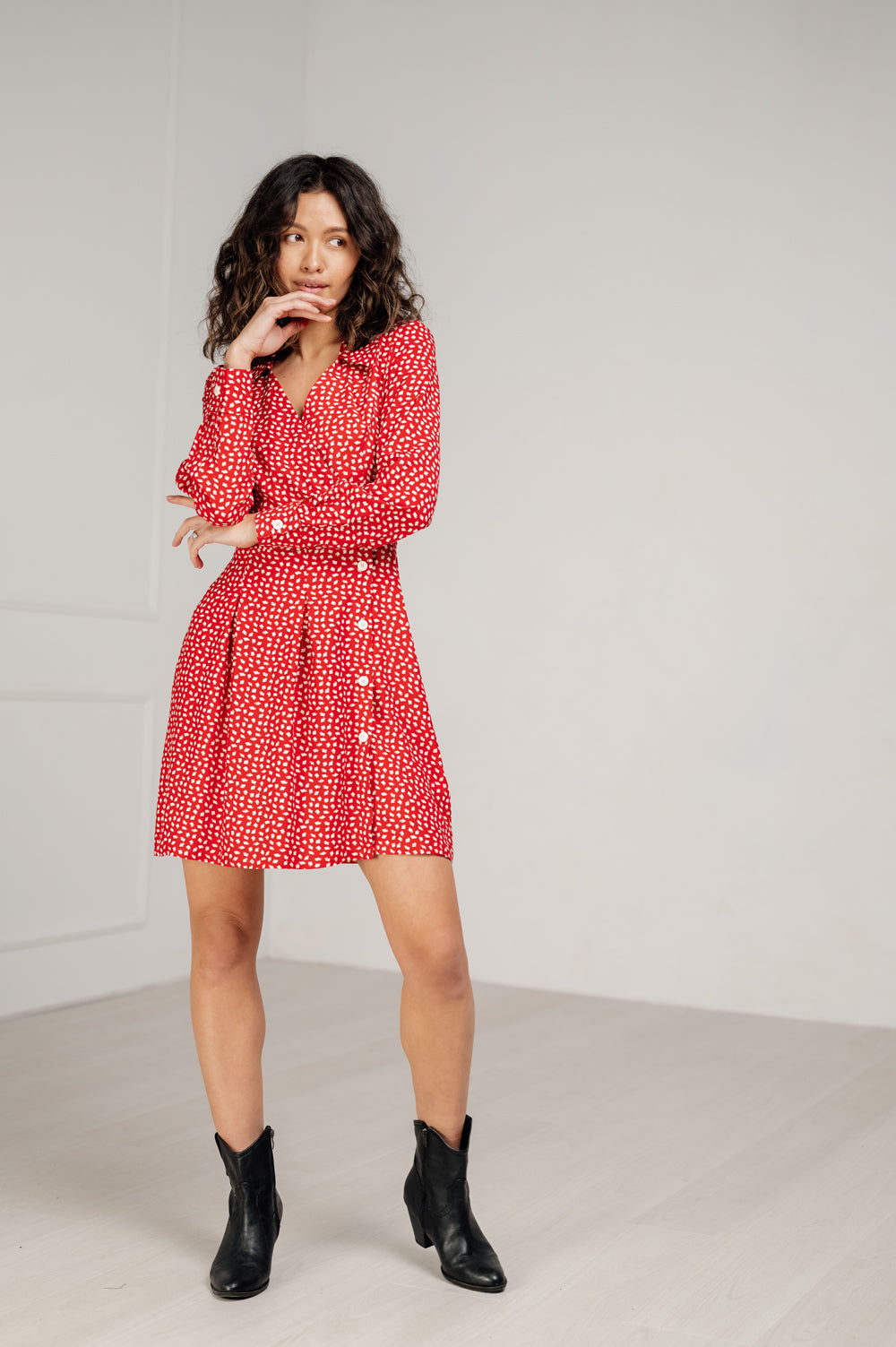 Vestido midi rojo con falda de tenis