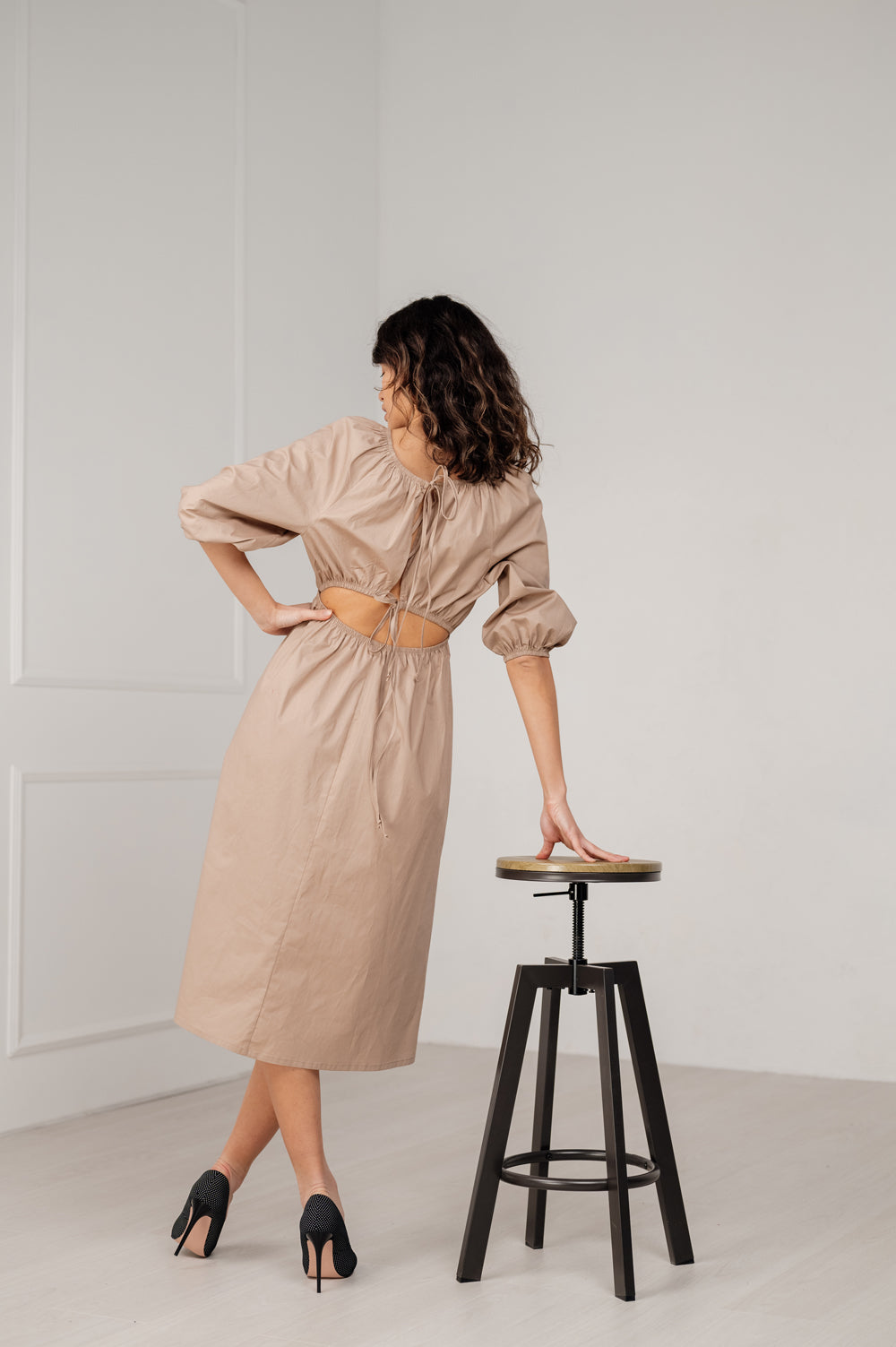 Robe mi-longue saisonnière beige