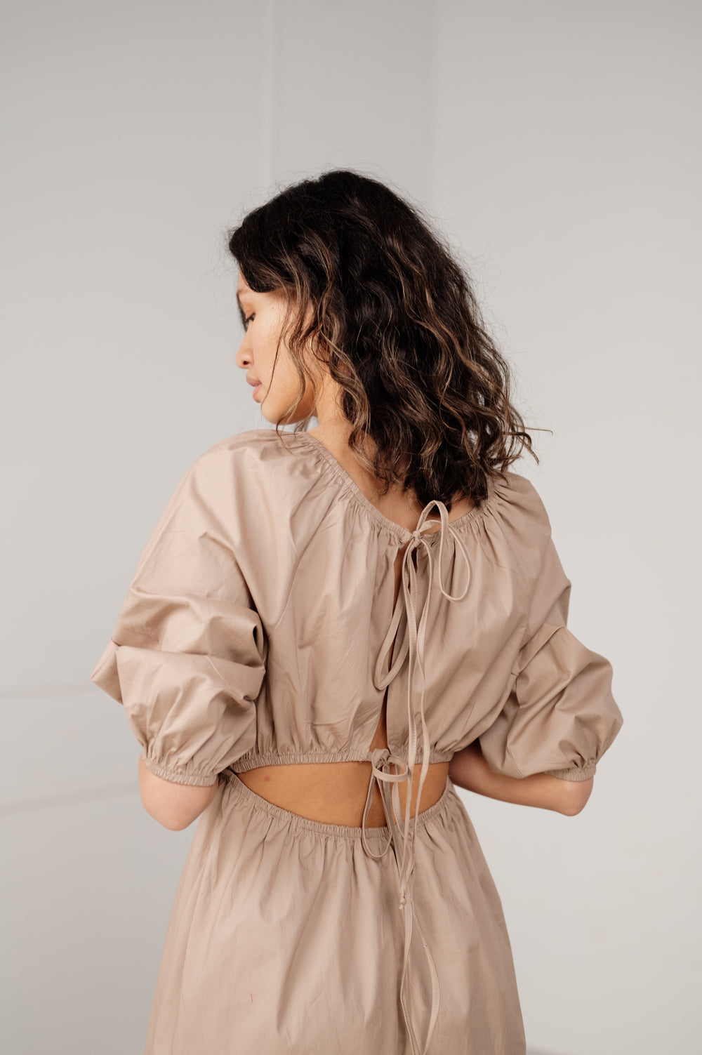 Robe mi-longue saisonnière beige