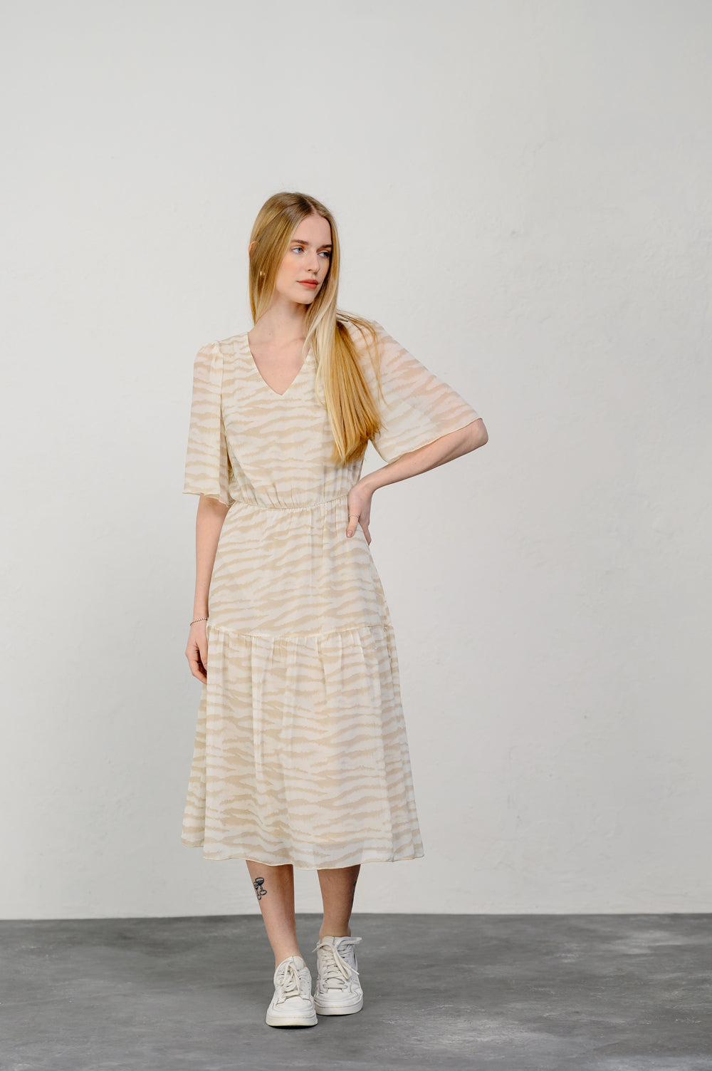 Chiffon dress in beige