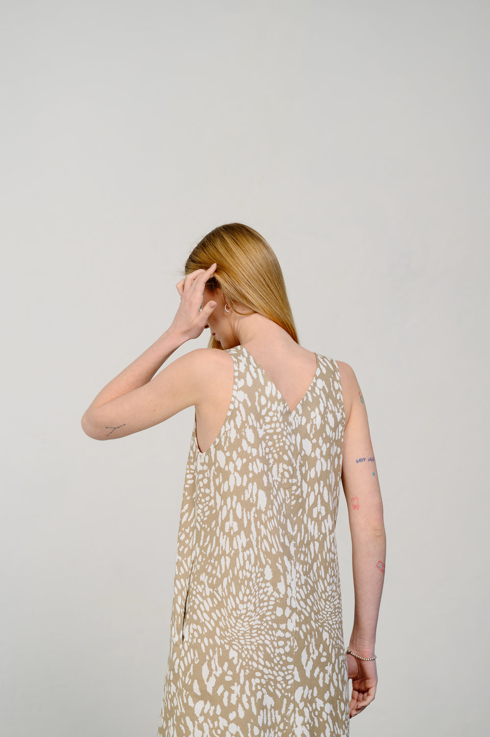 Beige Leinen ärmelloses Kleid