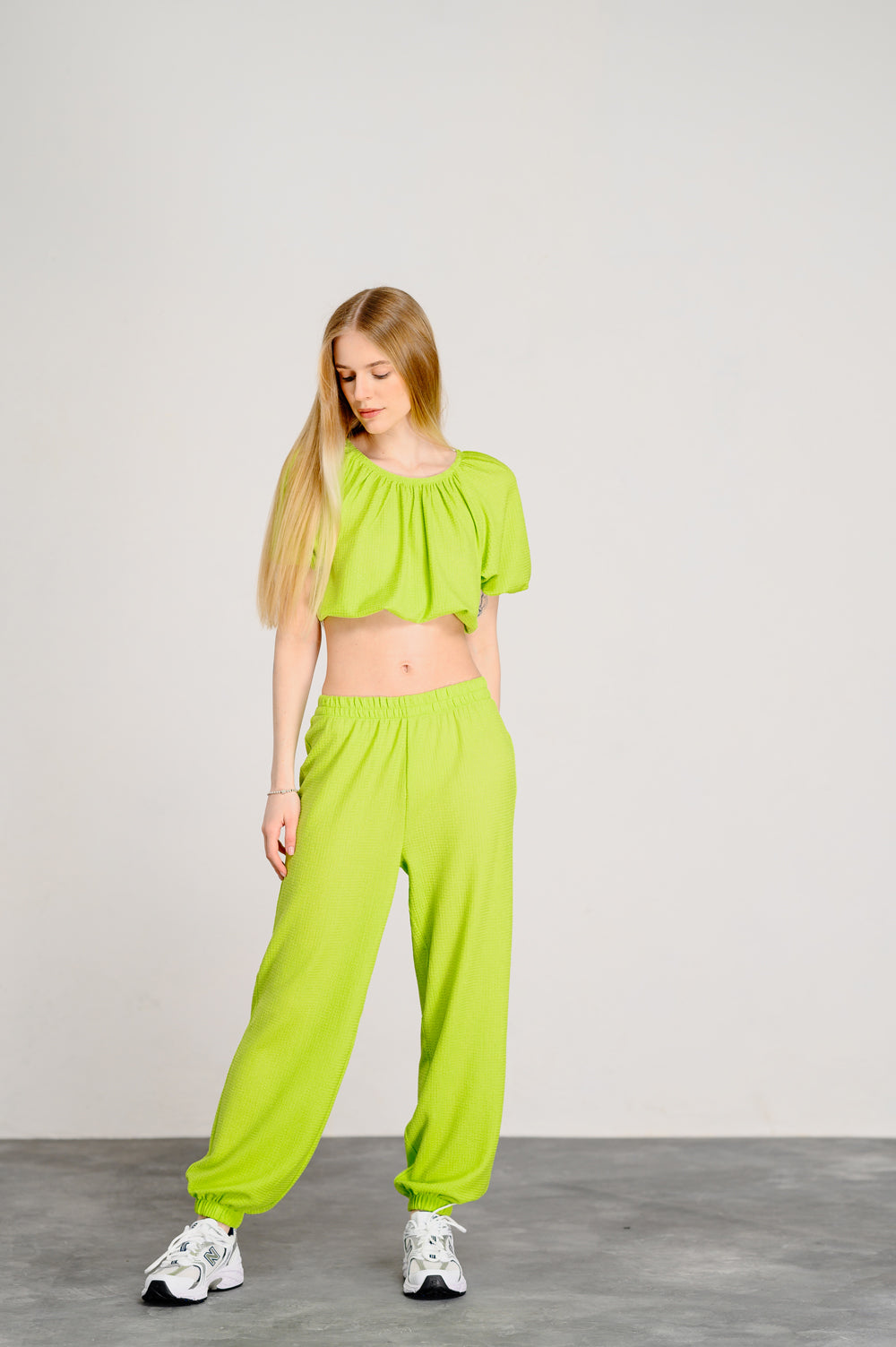 Light green loose two-piece suit