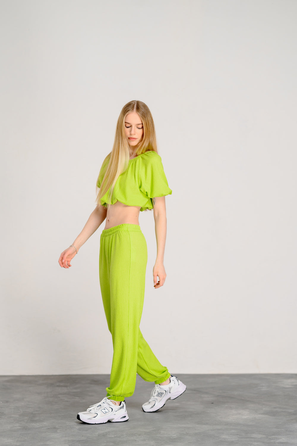 Light green loose two-piece suit