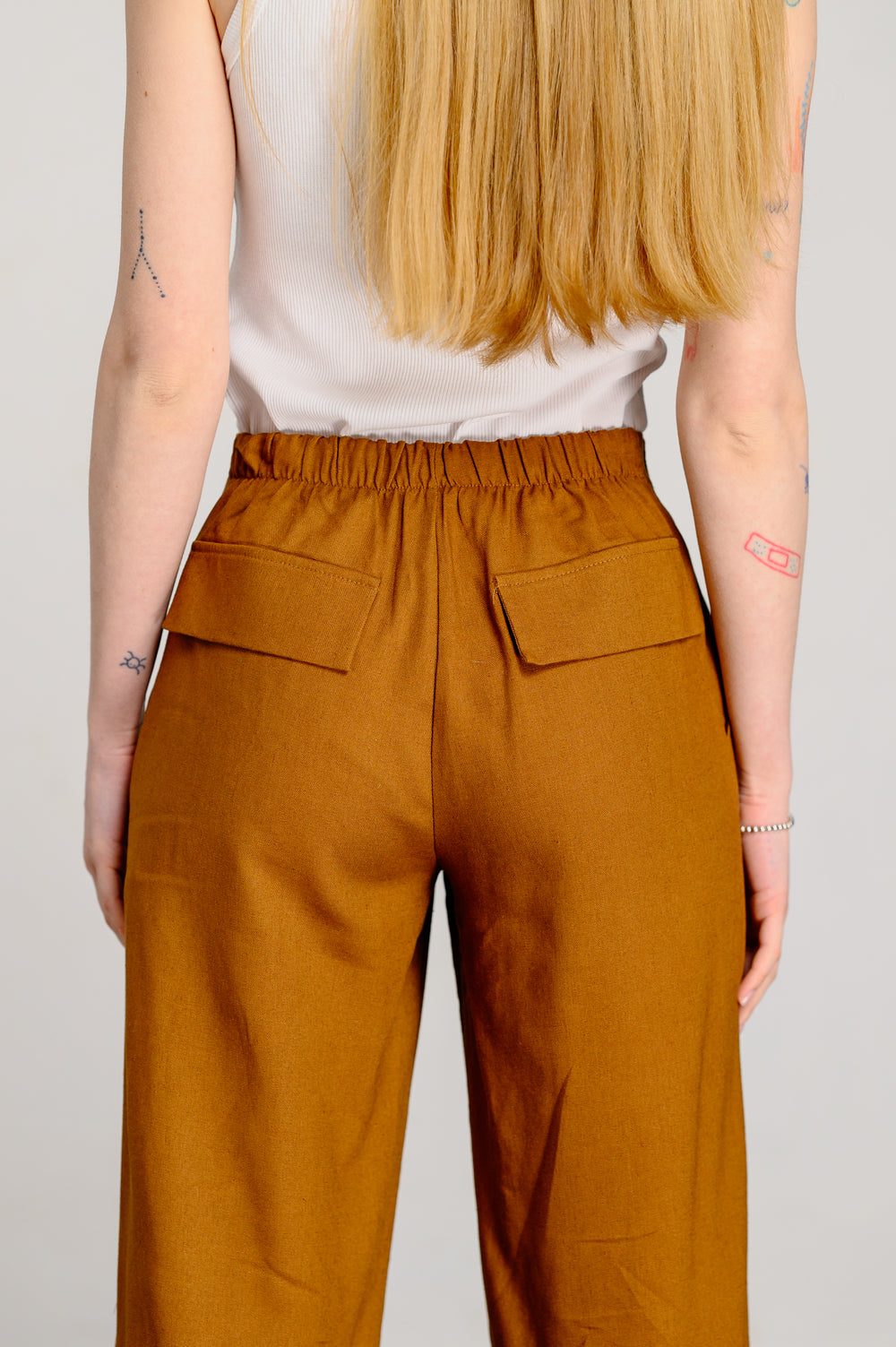 Pantalon cargo ample caramel