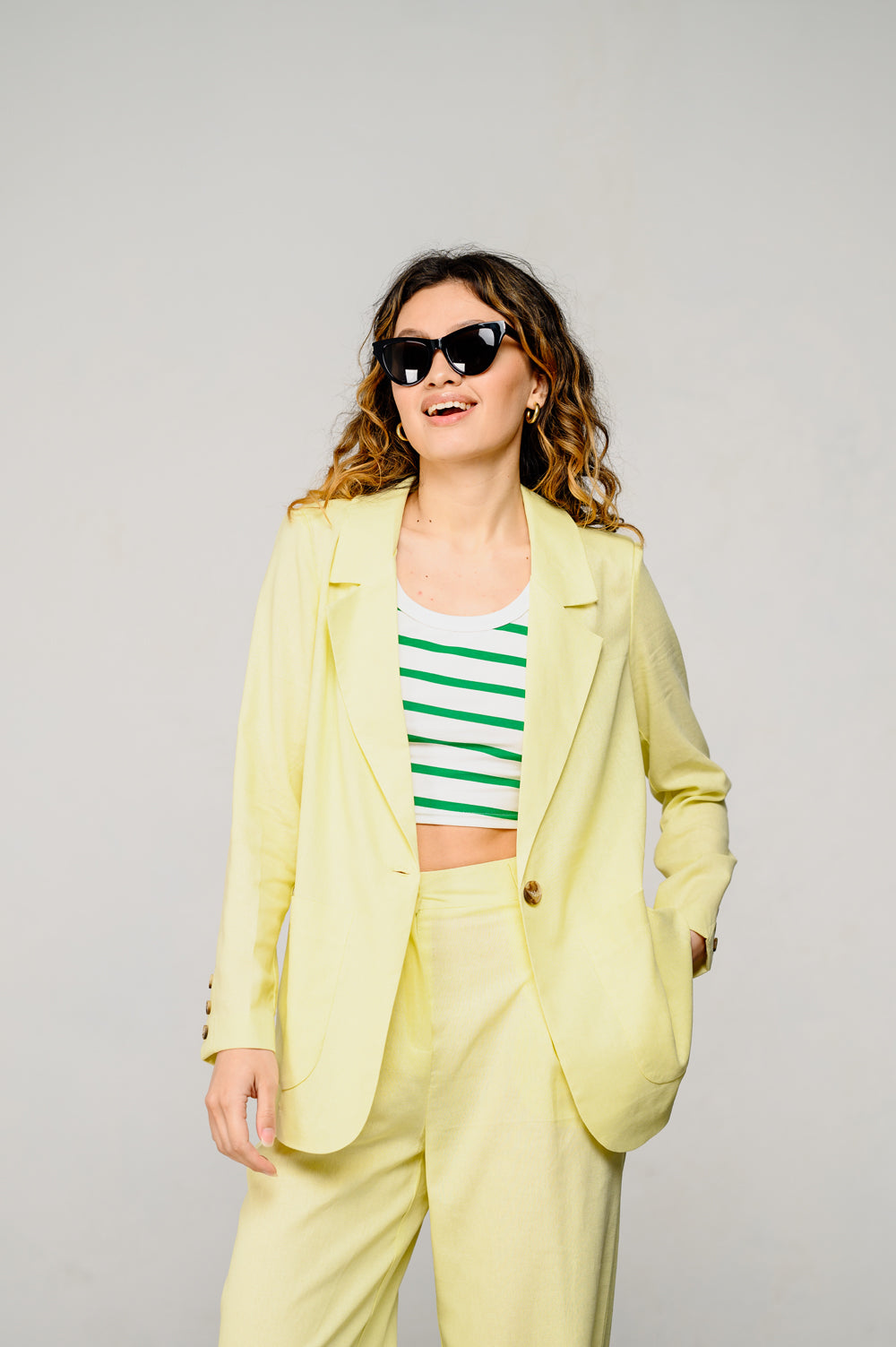 Lemon Button Linen Blazer