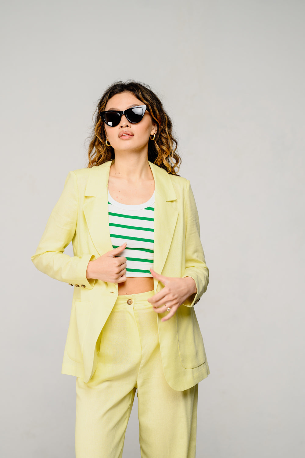 Lemon Button Linen Blazer