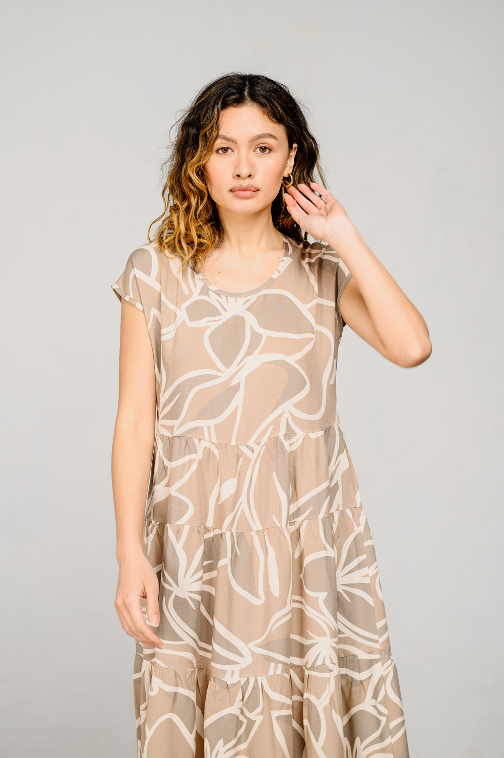 Robe longue à volants beige