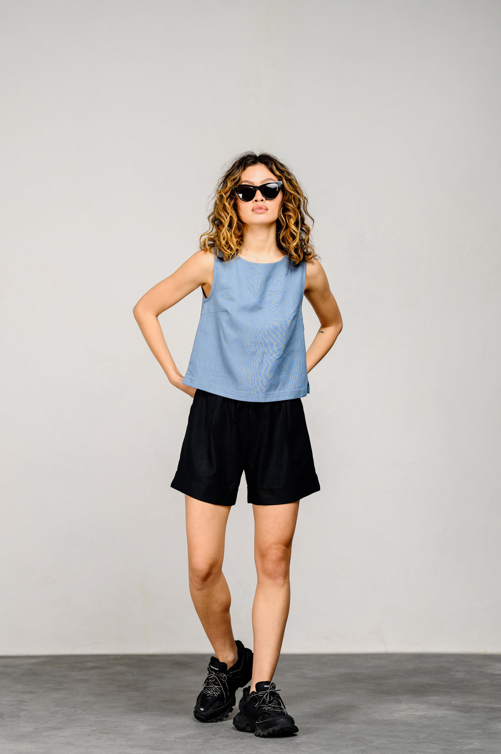 Top sans manches en lin gris-bleu