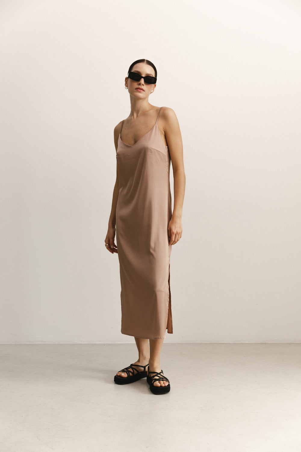 Silk midi dress in linen mocha style