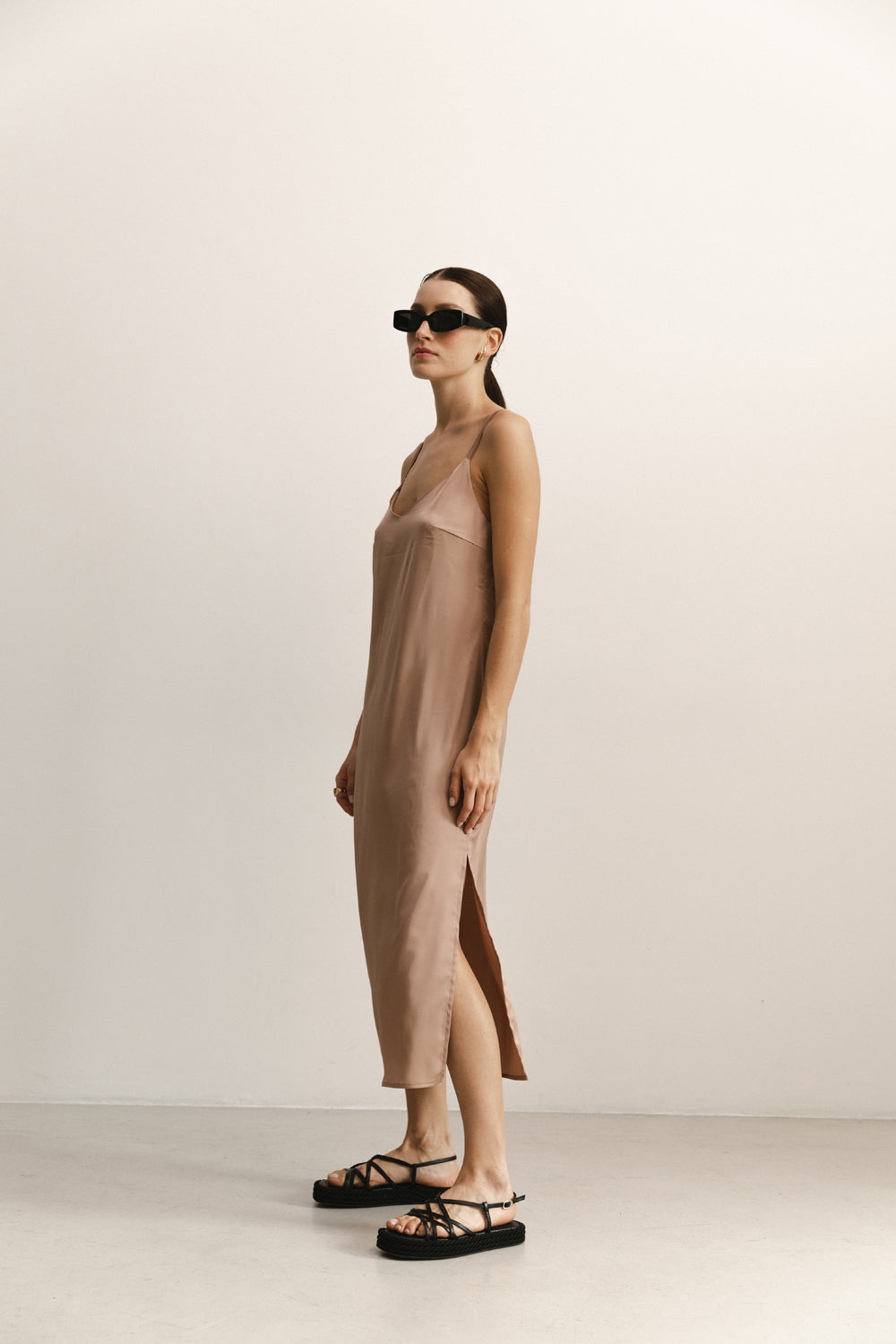 Silk midi dress in linen mocha style