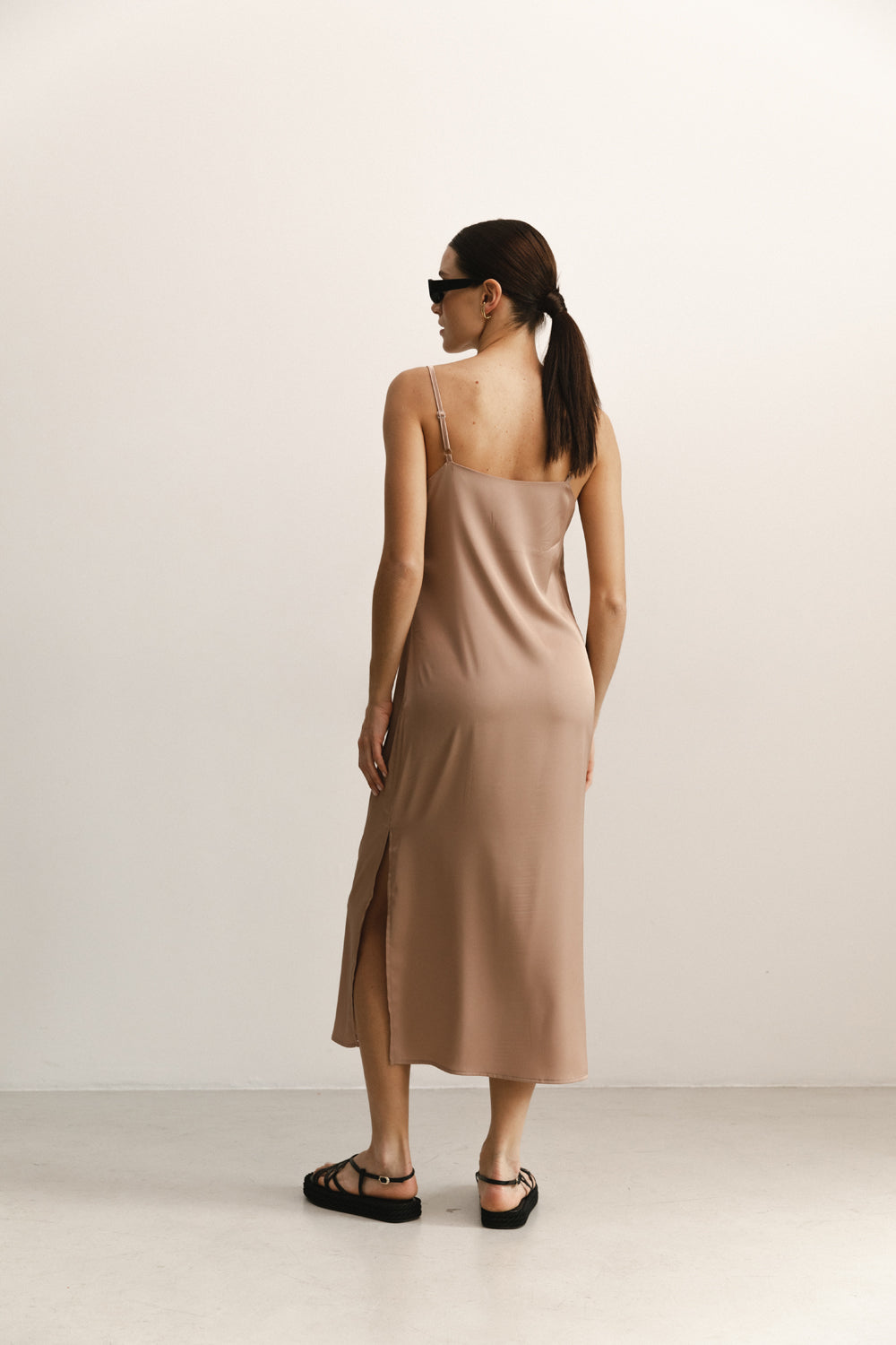 Silk midi dress in linen mocha style