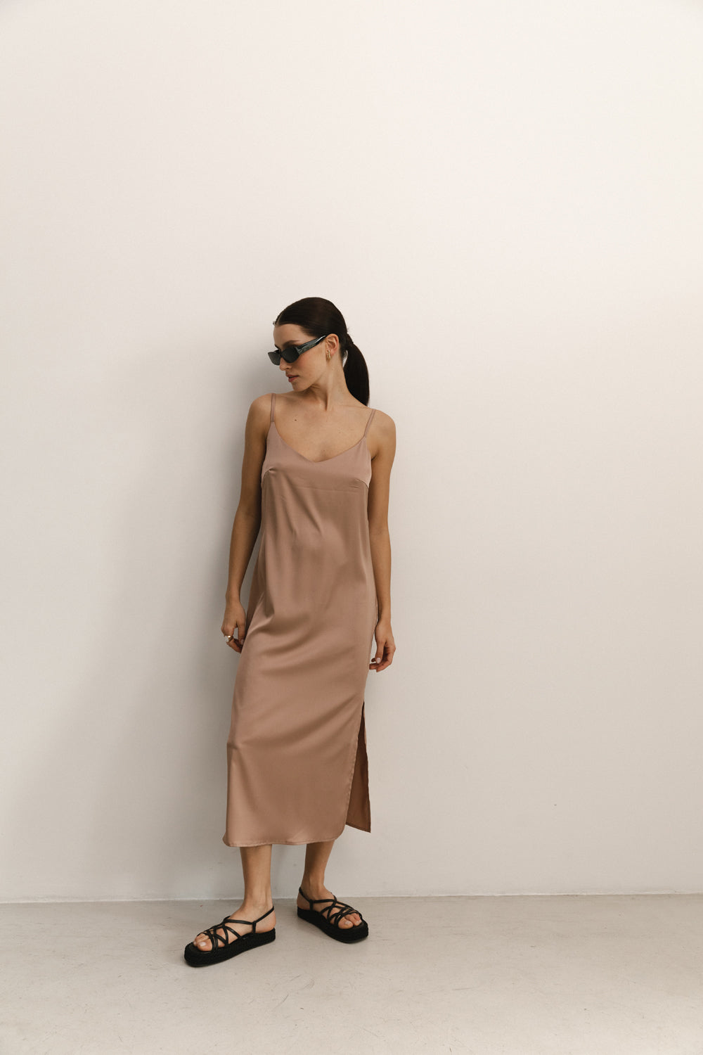 Silk midi dress in linen mocha style