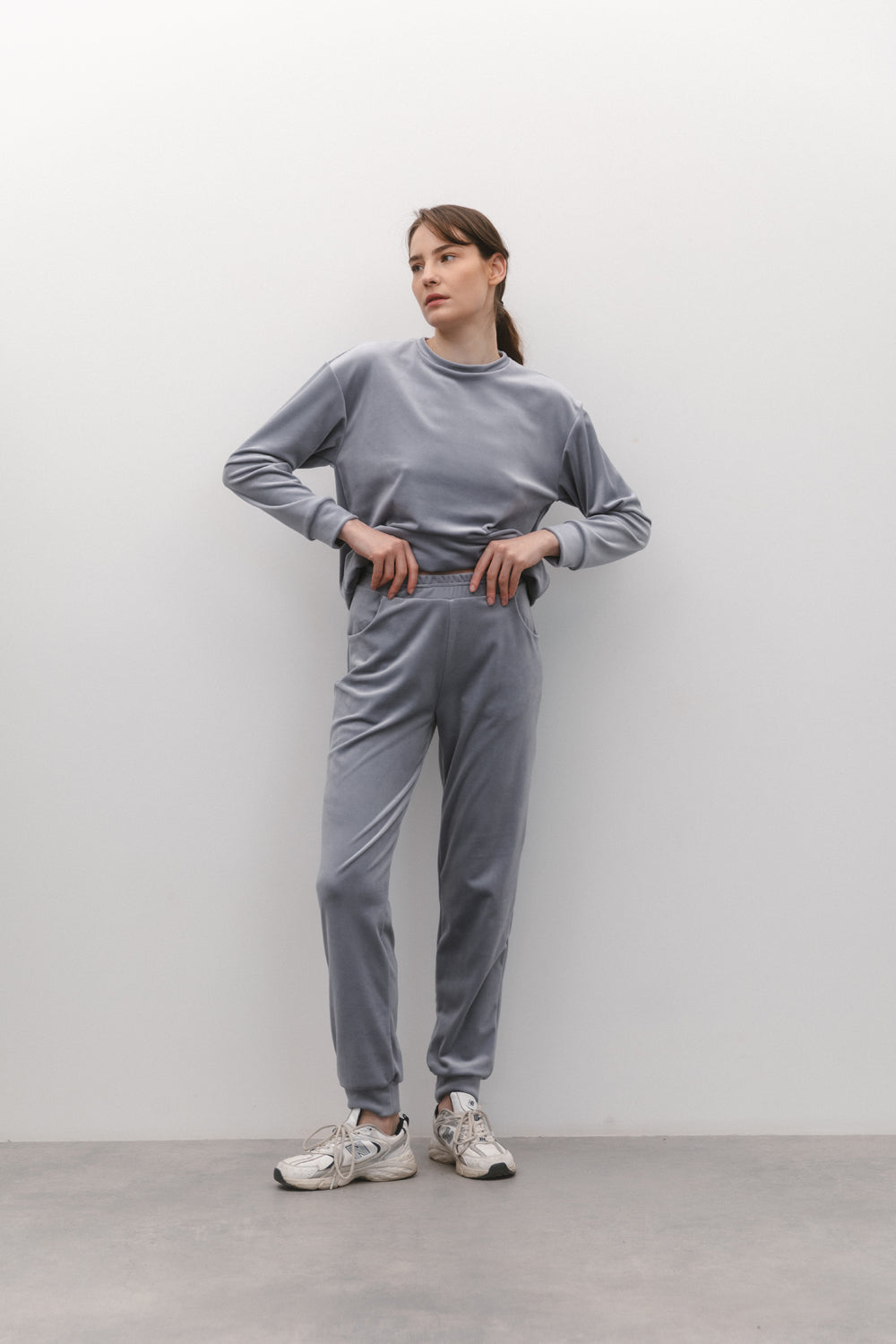 Costume en velours gris-bleu