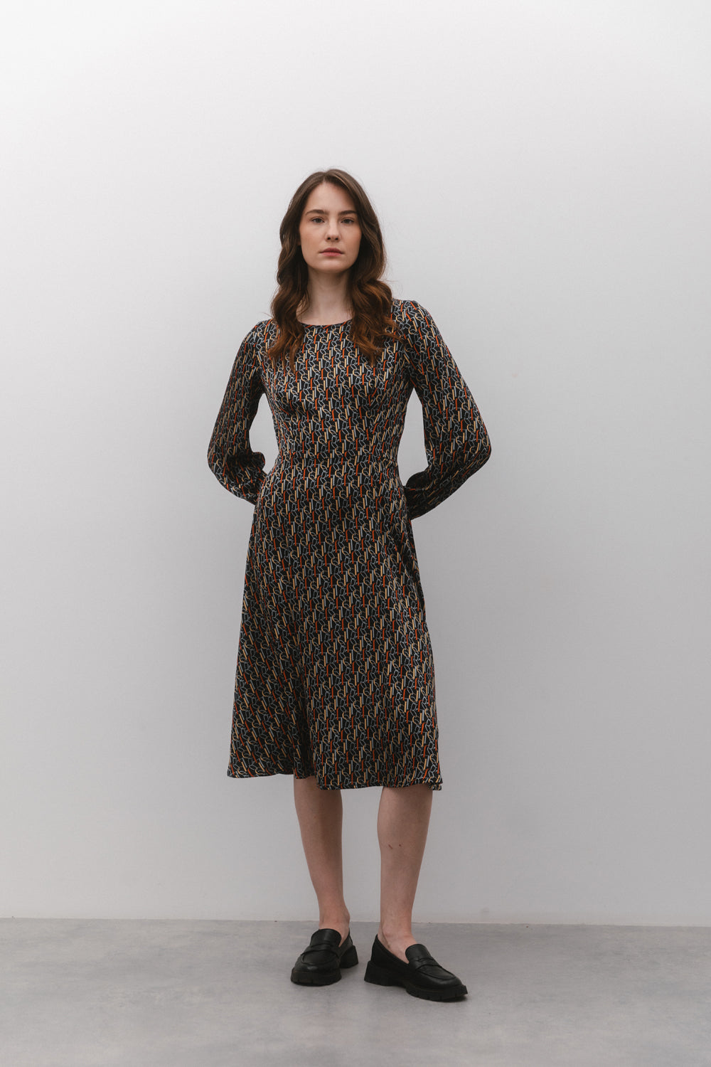 Semi-fitted midi dress