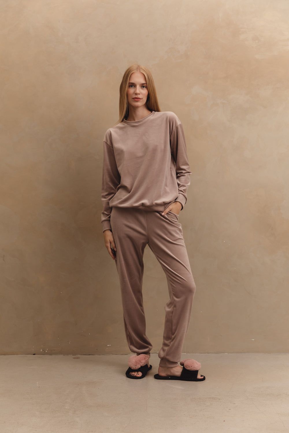 Velor suit in the shade "Cappuccino"