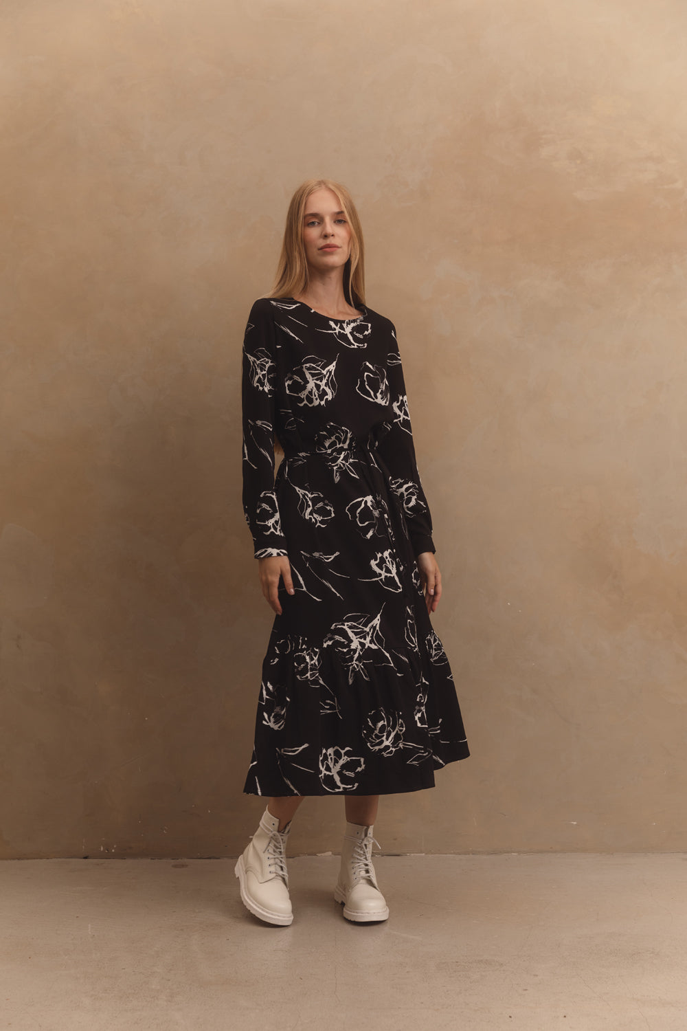 Midi kleid mit weißem Print