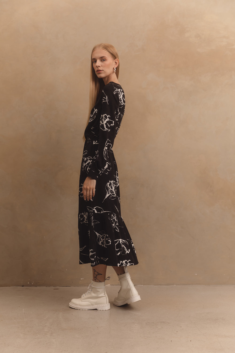 Midi kleid mit weißem Print