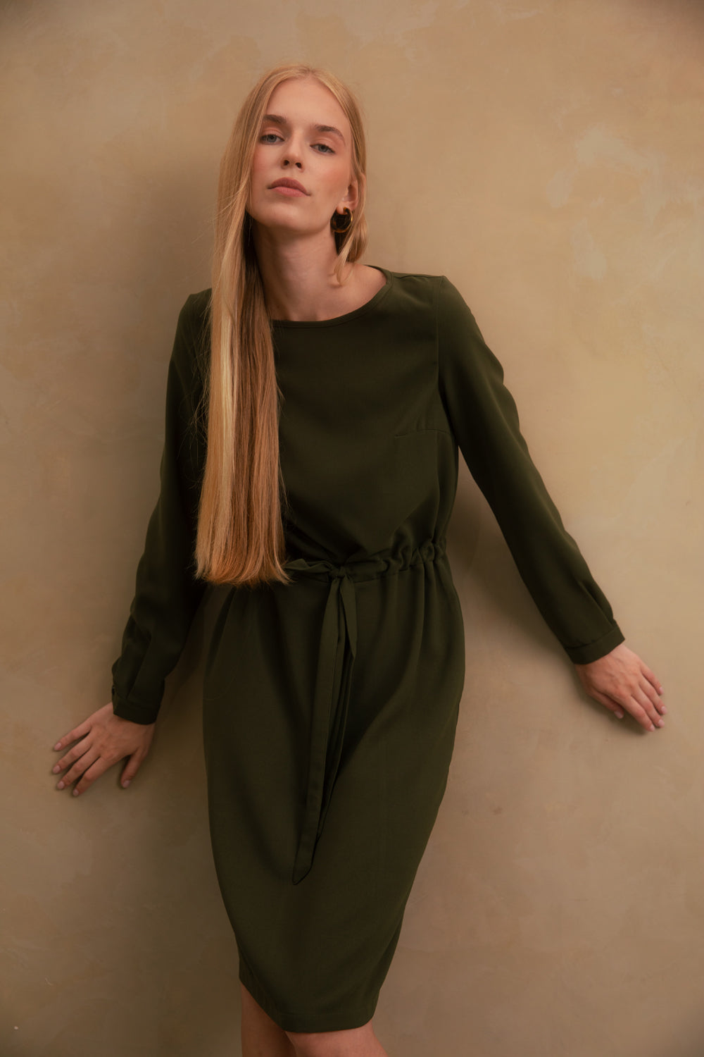 Rochie dreapta cu curea in culoare "Khaki"