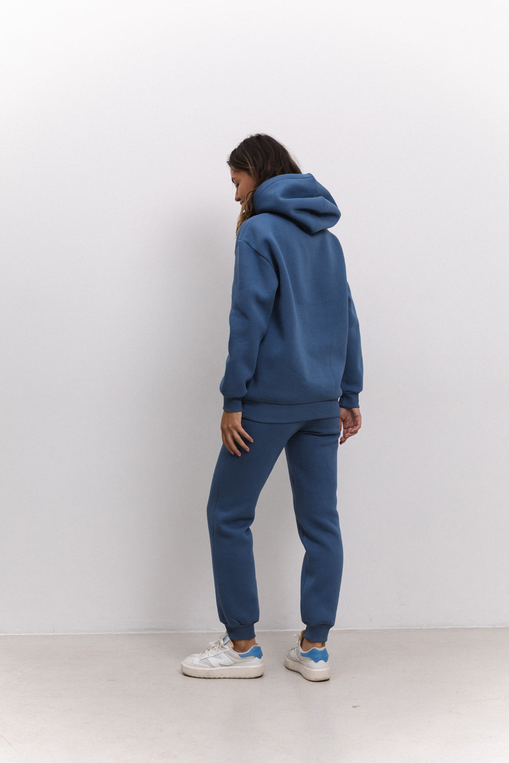 Sweat bleu avec capuche