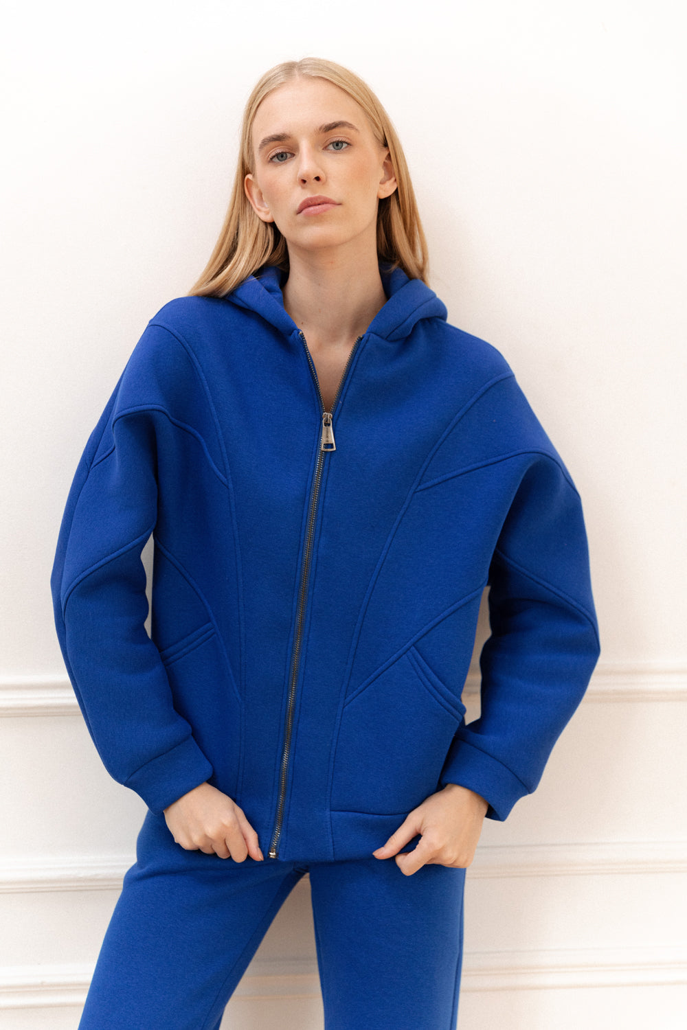 Blaues Fleece-Sweatshirt mit Kapuze